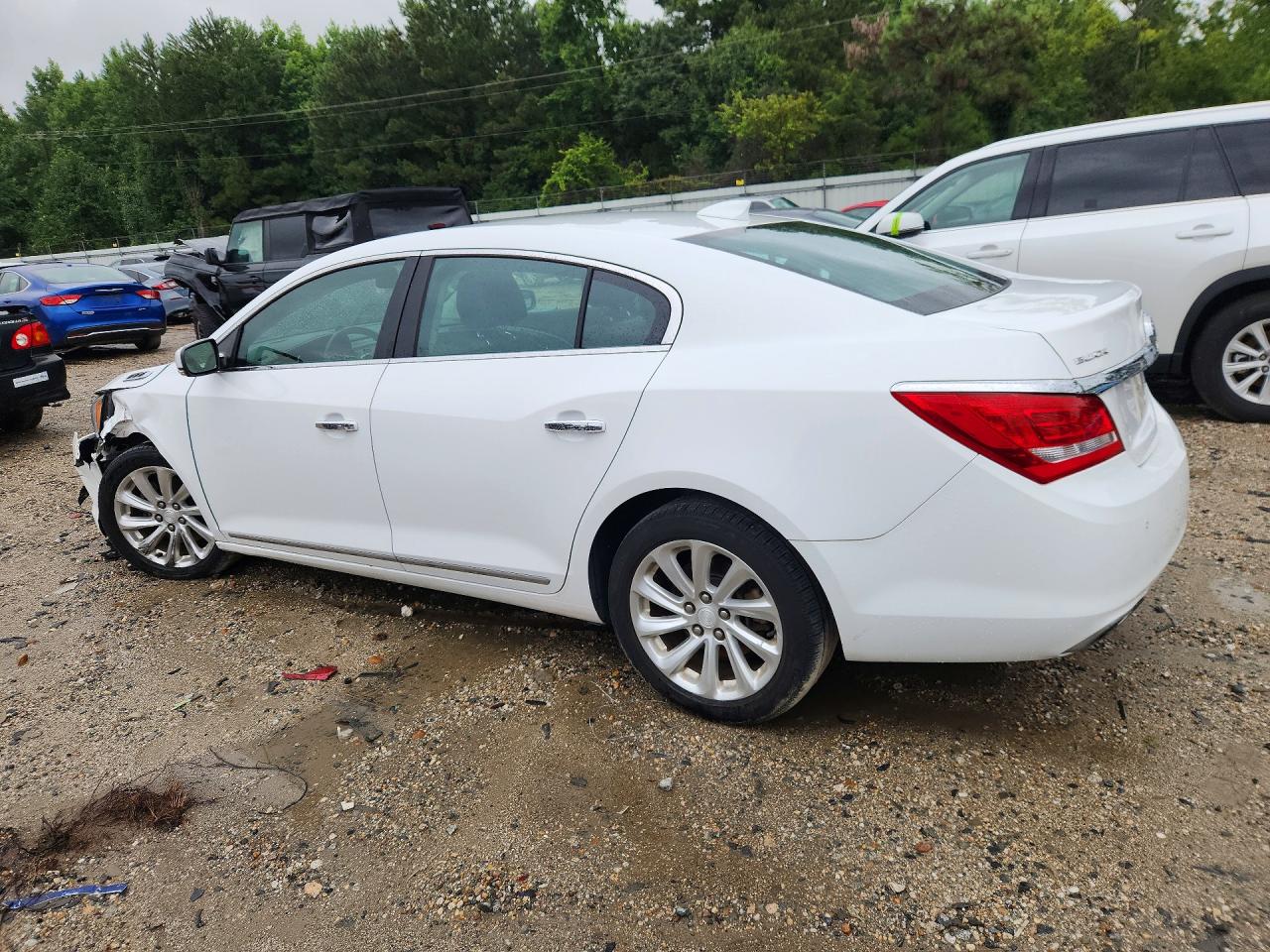 2015 Buick Lacrosse White vin: 1G4GB5G39FF305147