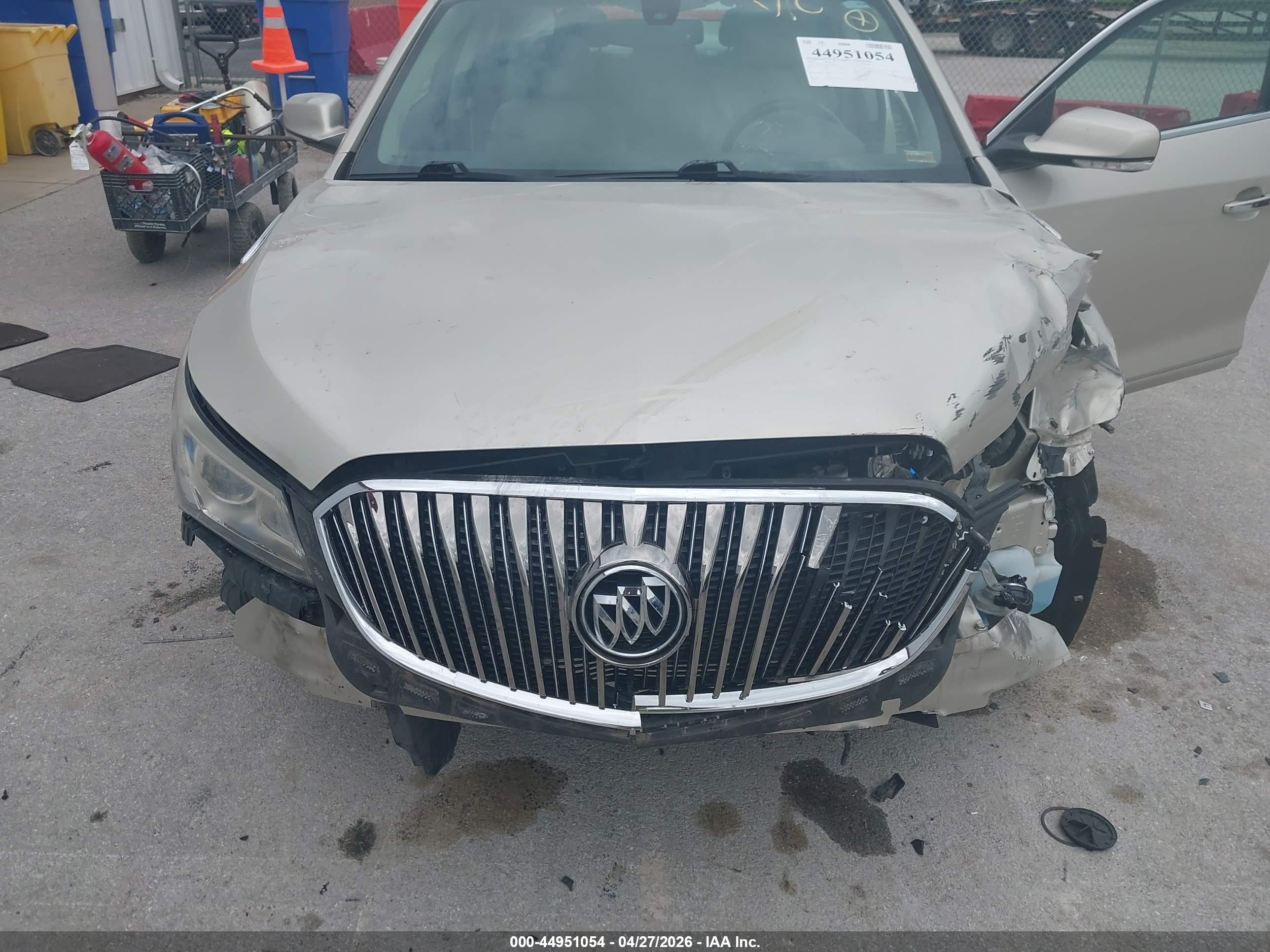 2015 Buick Lacrosse Leather Champagne vin: 1G4GB5G3XFF146476
