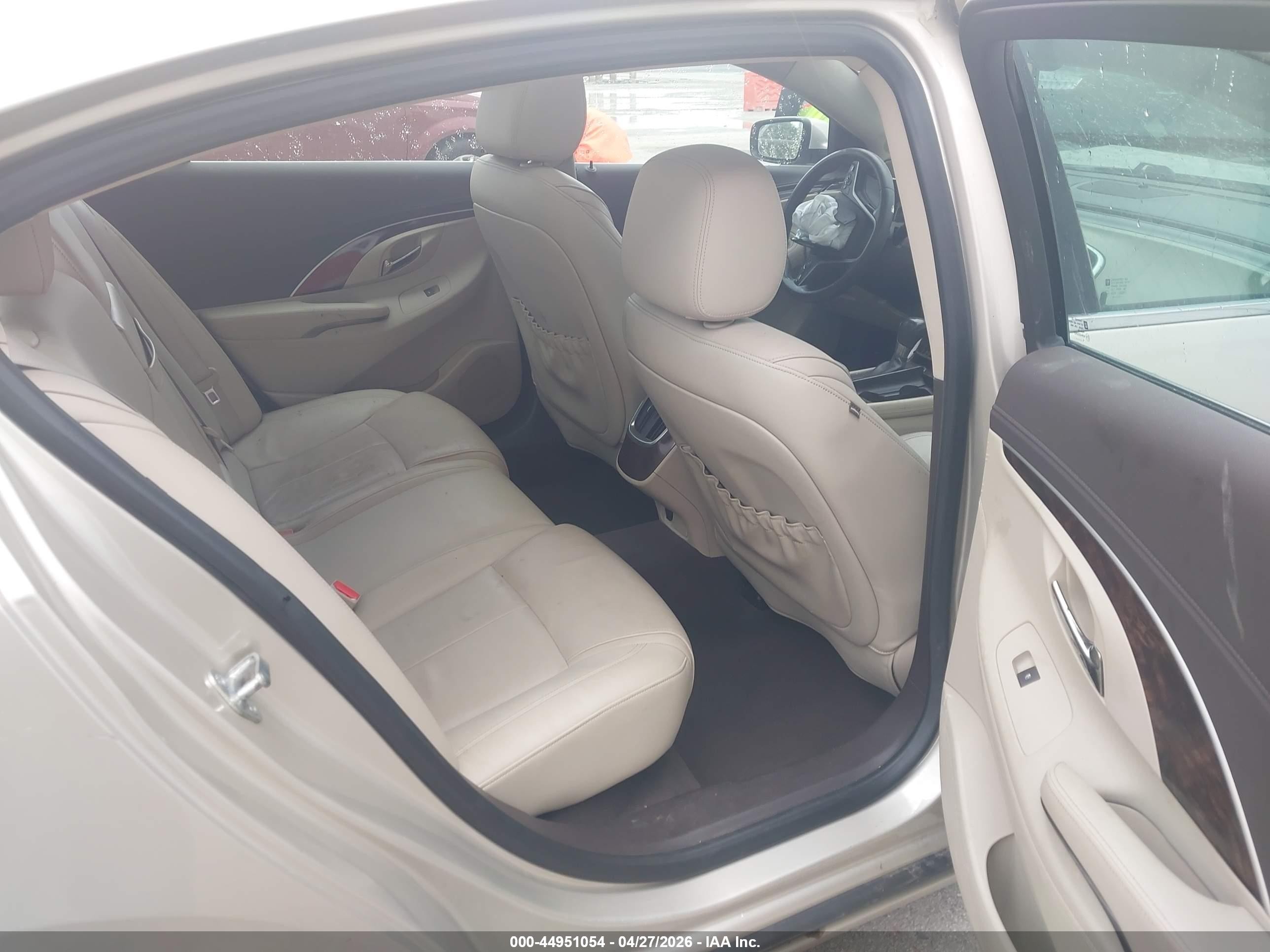 2015 Buick Lacrosse Leather Champagne vin: 1G4GB5G3XFF146476