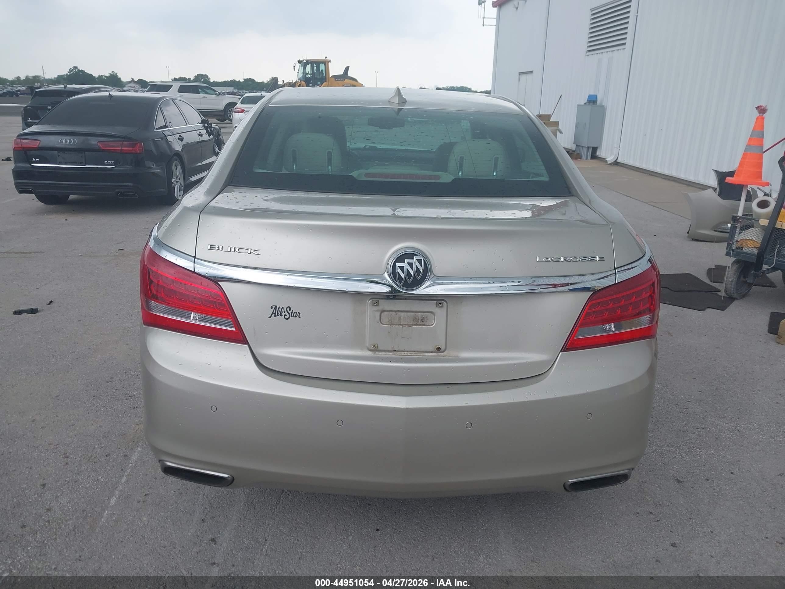 2015 Buick Lacrosse Leather Champagne vin: 1G4GB5G3XFF146476