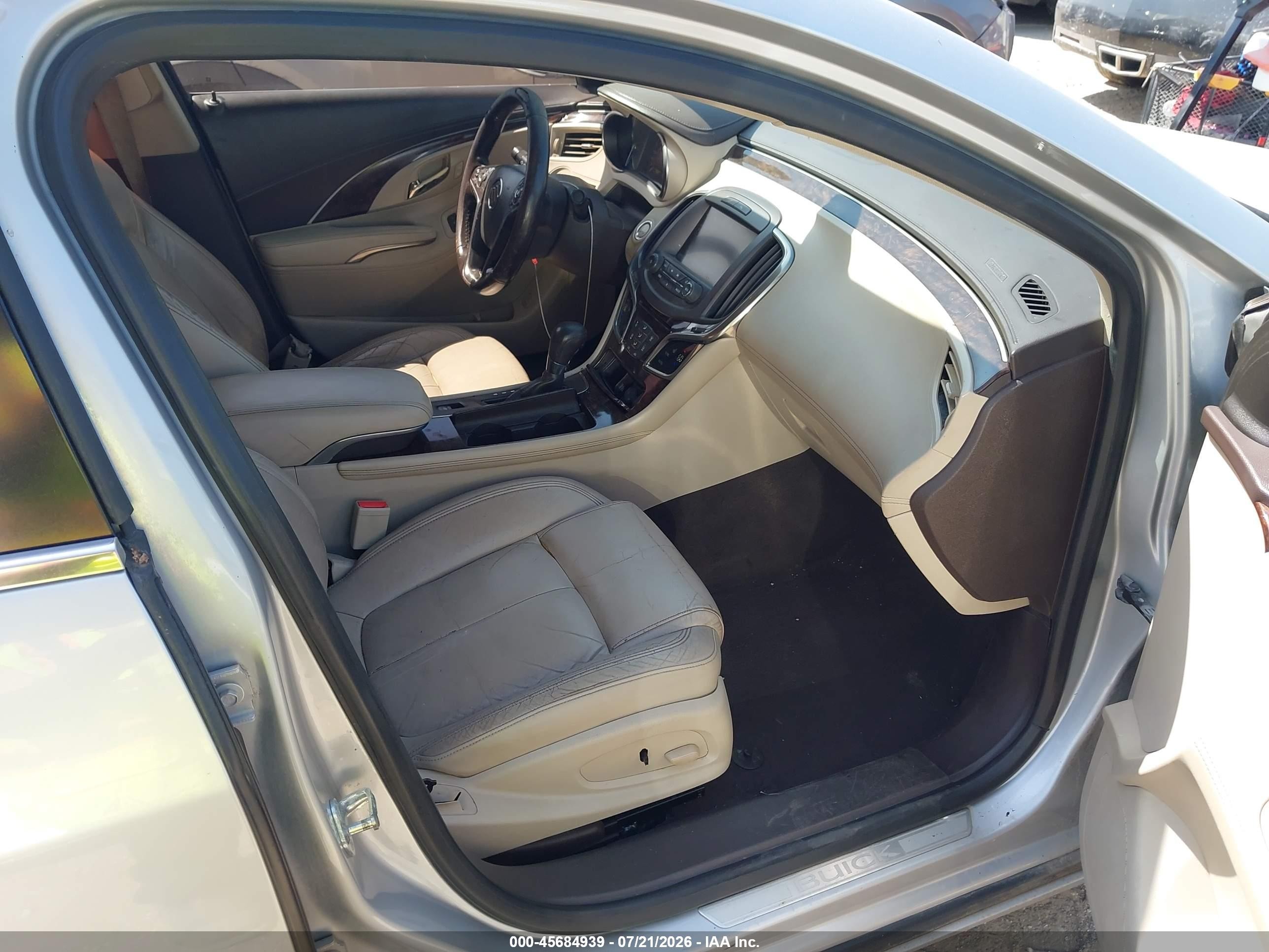 2015 Buick Lacrosse Leather Silver vin: 1G4GB5G3XFF277097