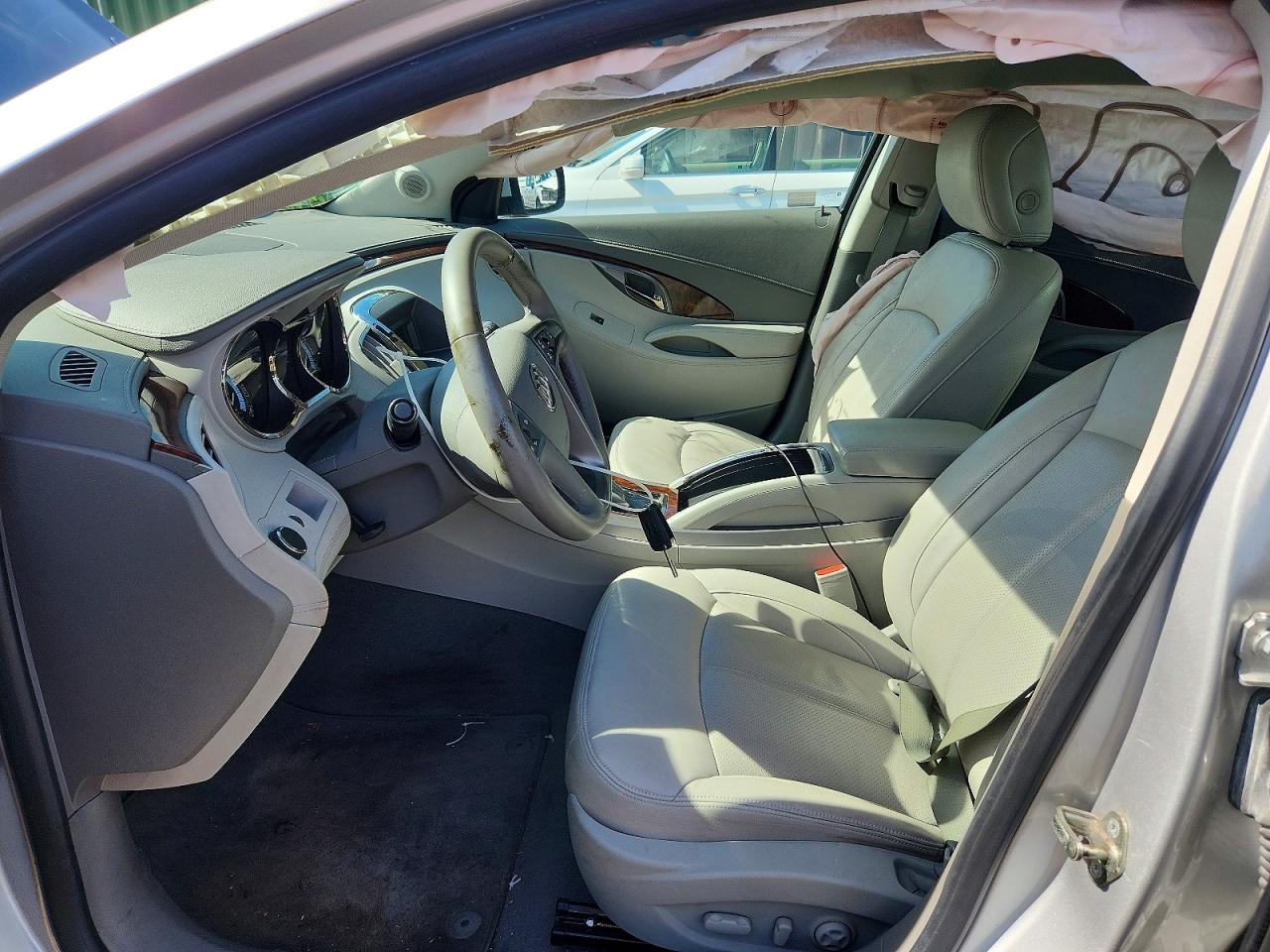 2010 Buick Lacrosse Cx Silver vin: 1G4GB5GG8AF185966