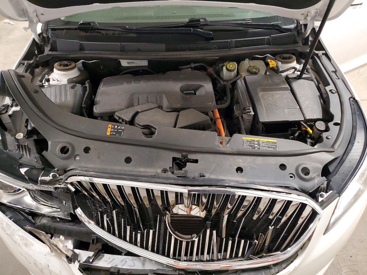 2015 Buick Lacrosse Белый vin: 1G4GB5GR2FF187544