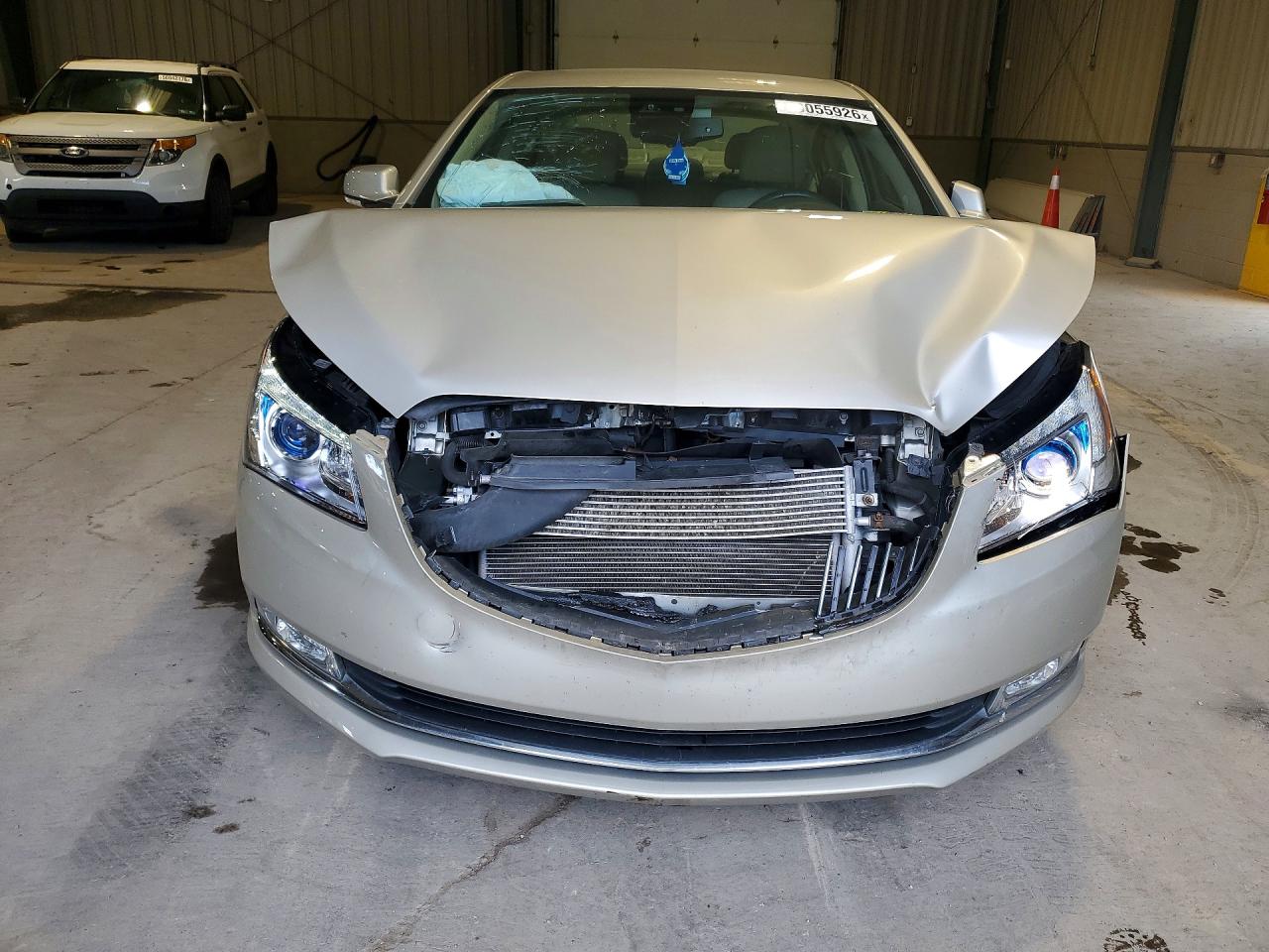 2015 Buick Lacrosse Gold vin: 1G4GB5GR2FF246947