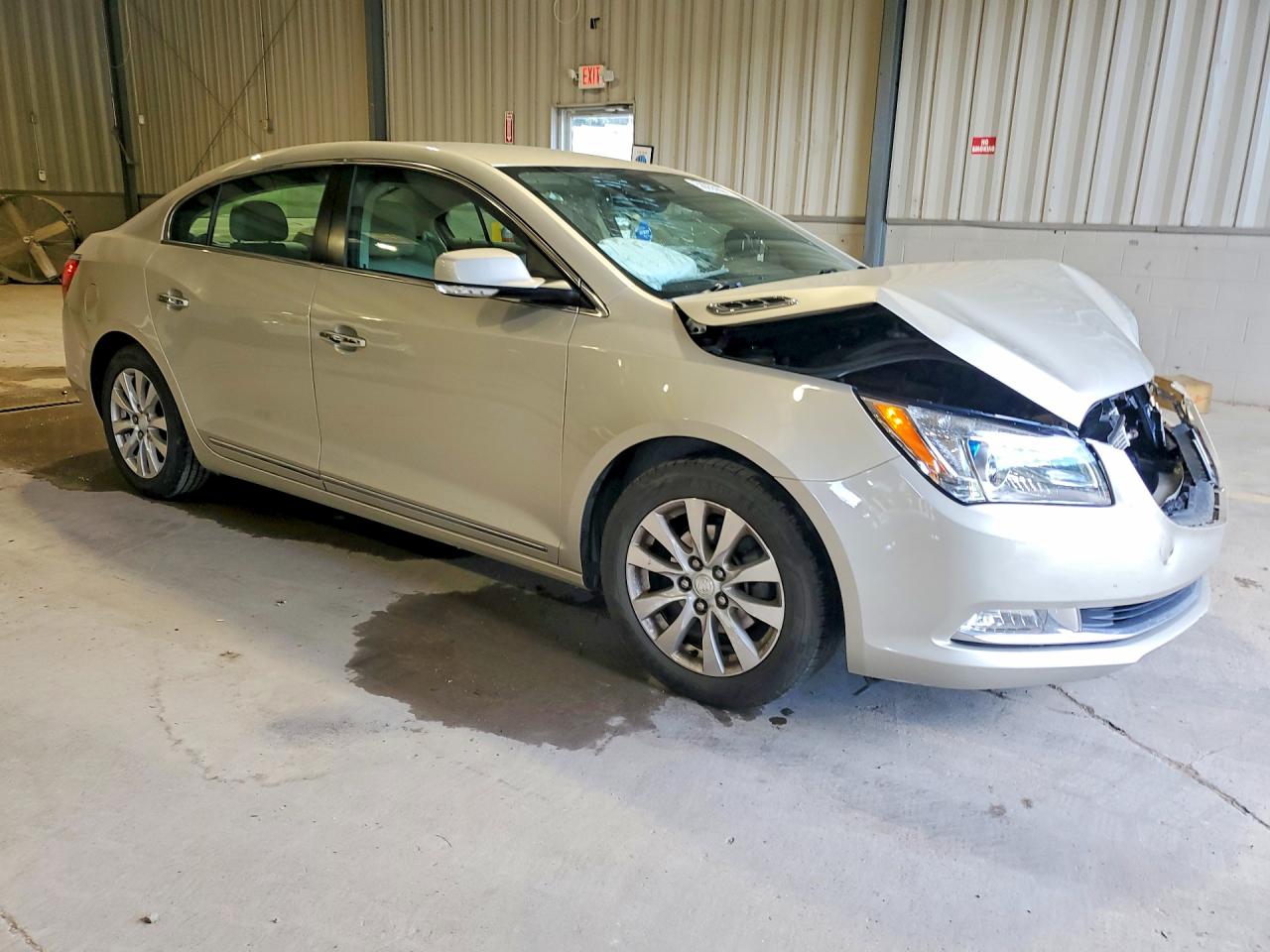 2015 Buick Lacrosse Gold vin: 1G4GB5GR2FF246947
