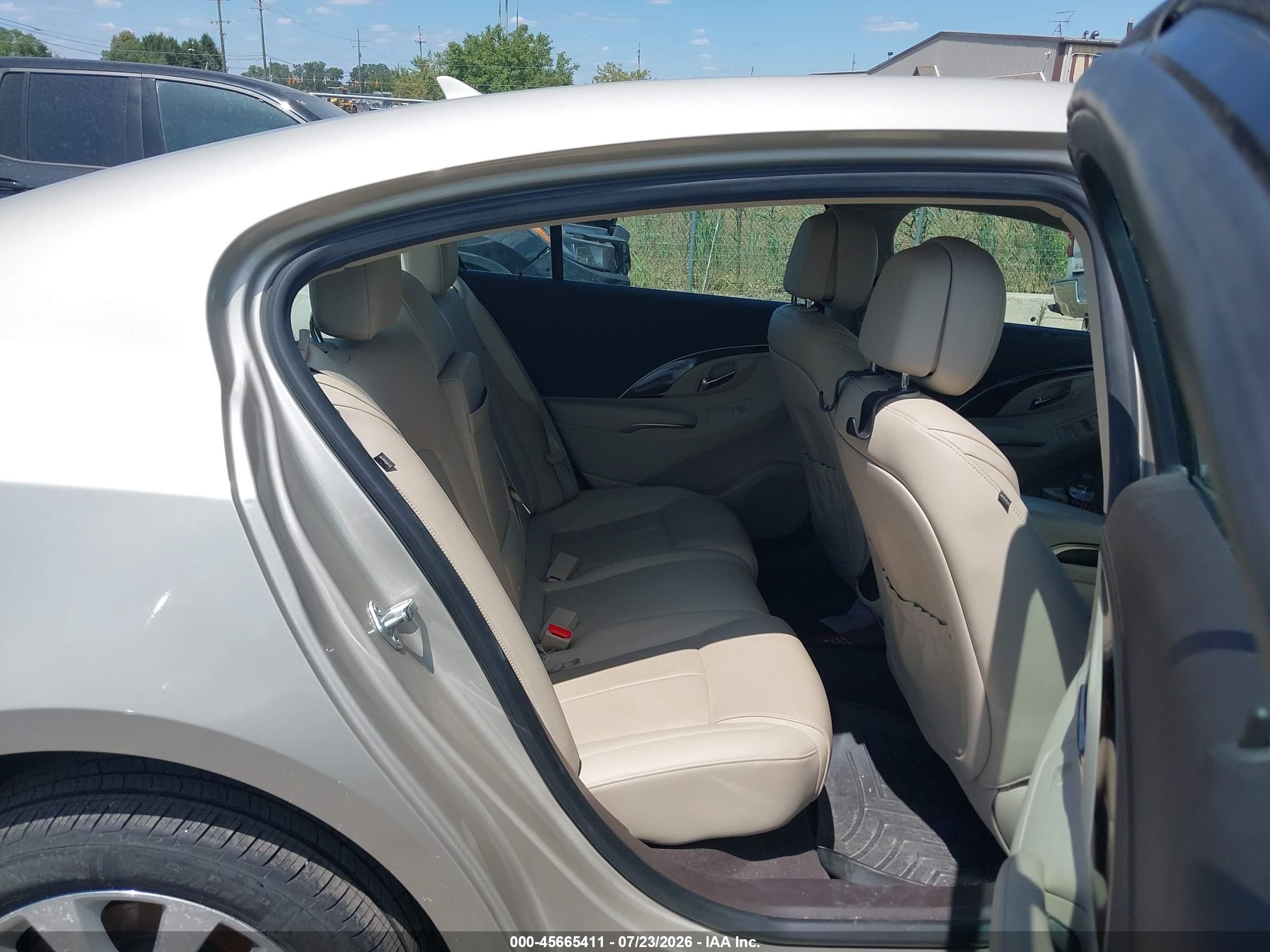 2014 Buick Lacrosse Leather Group Champagne vin: 1G4GB5GR3EF139615