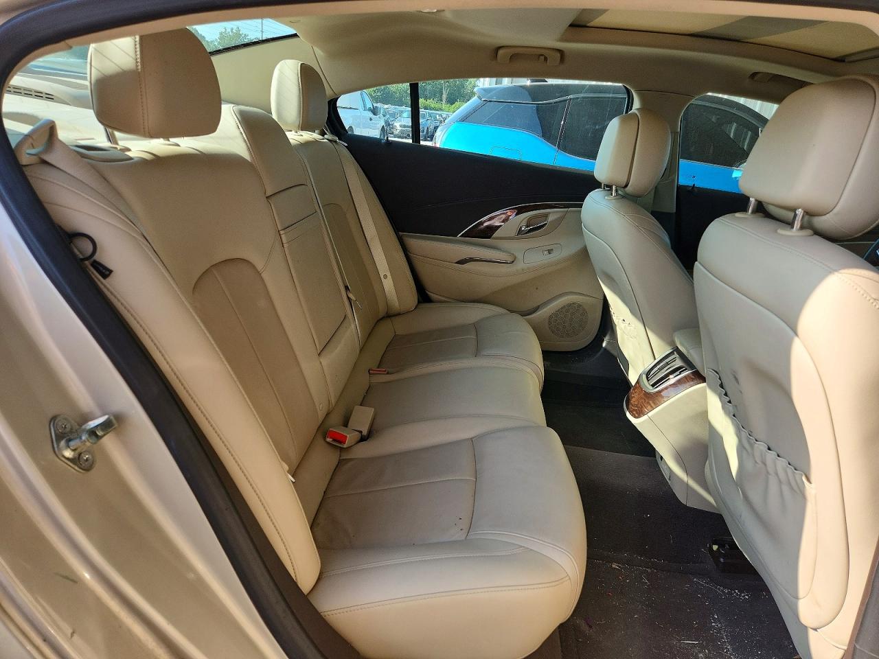 2014 Buick Lacrosse Beige vin: 1G4GB5GR3EF201174