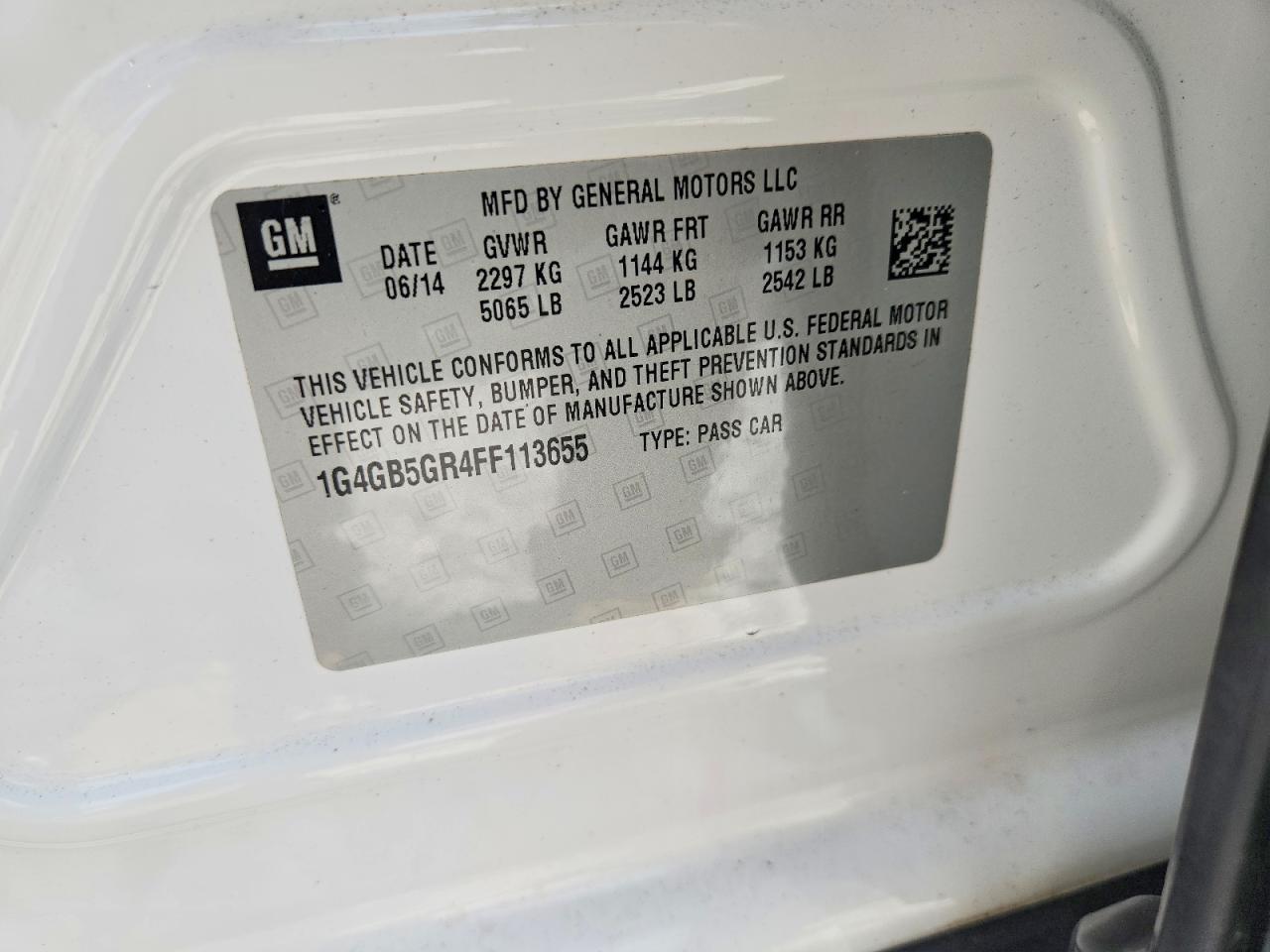 2015 Buick Lacrosse White vin: 1G4GB5GR4FF113655