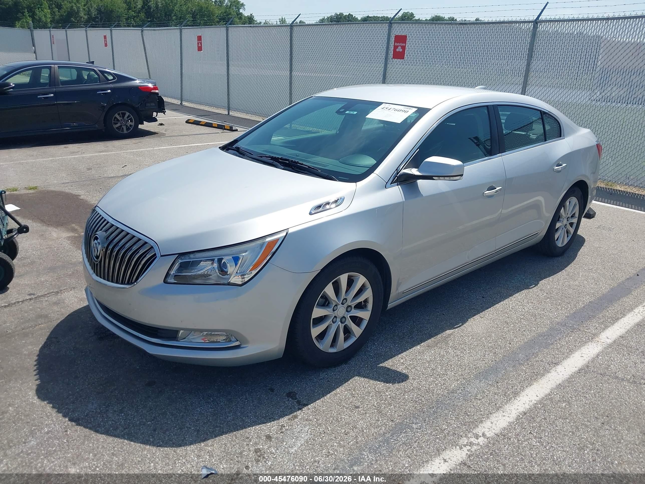 2015 Buick Lacrosse Leather Silver vin: 1G4GB5GR4FF207034