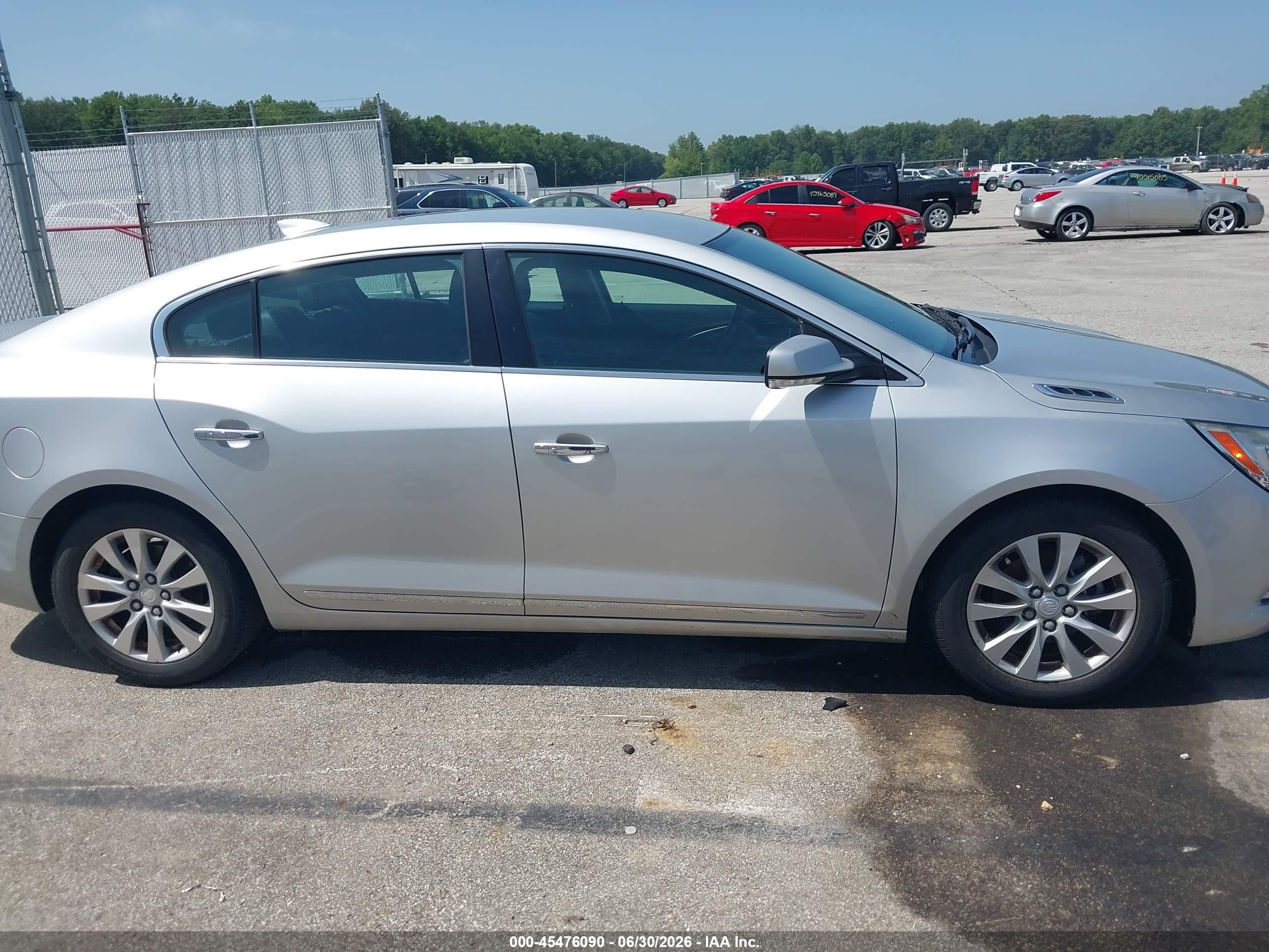 2015 Buick Lacrosse Leather Silver vin: 1G4GB5GR4FF207034