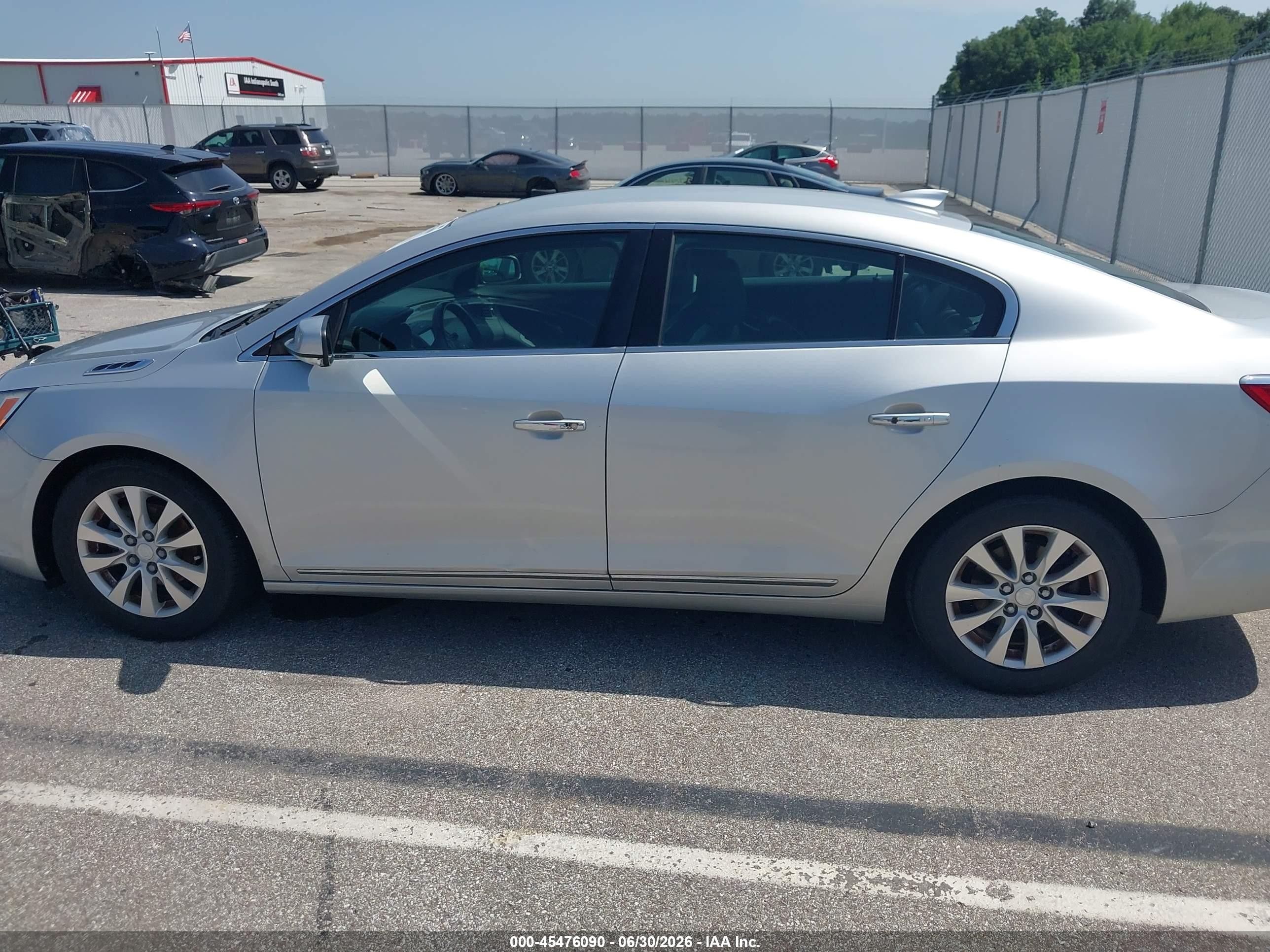 2015 Buick Lacrosse Leather Silver vin: 1G4GB5GR4FF207034