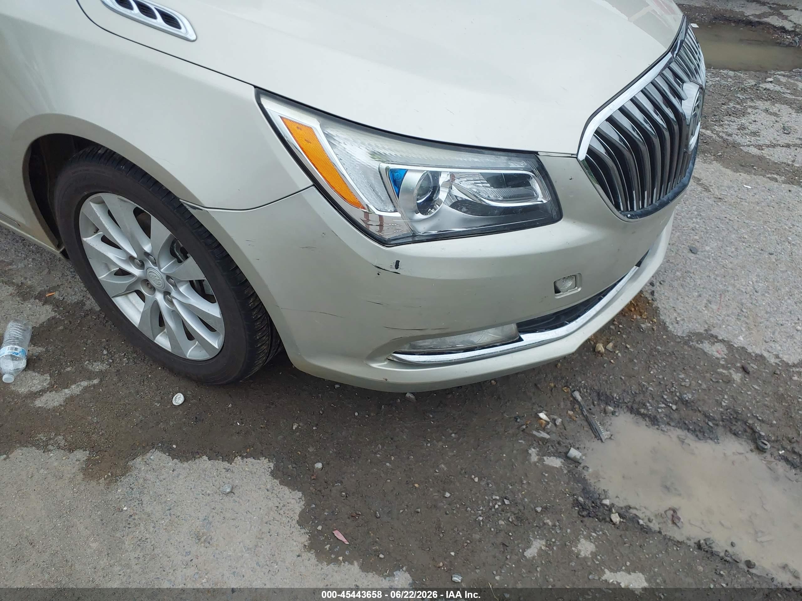2014 Buick Lacrosse Leather Group Beige vin: 1G4GB5GR7EF106522