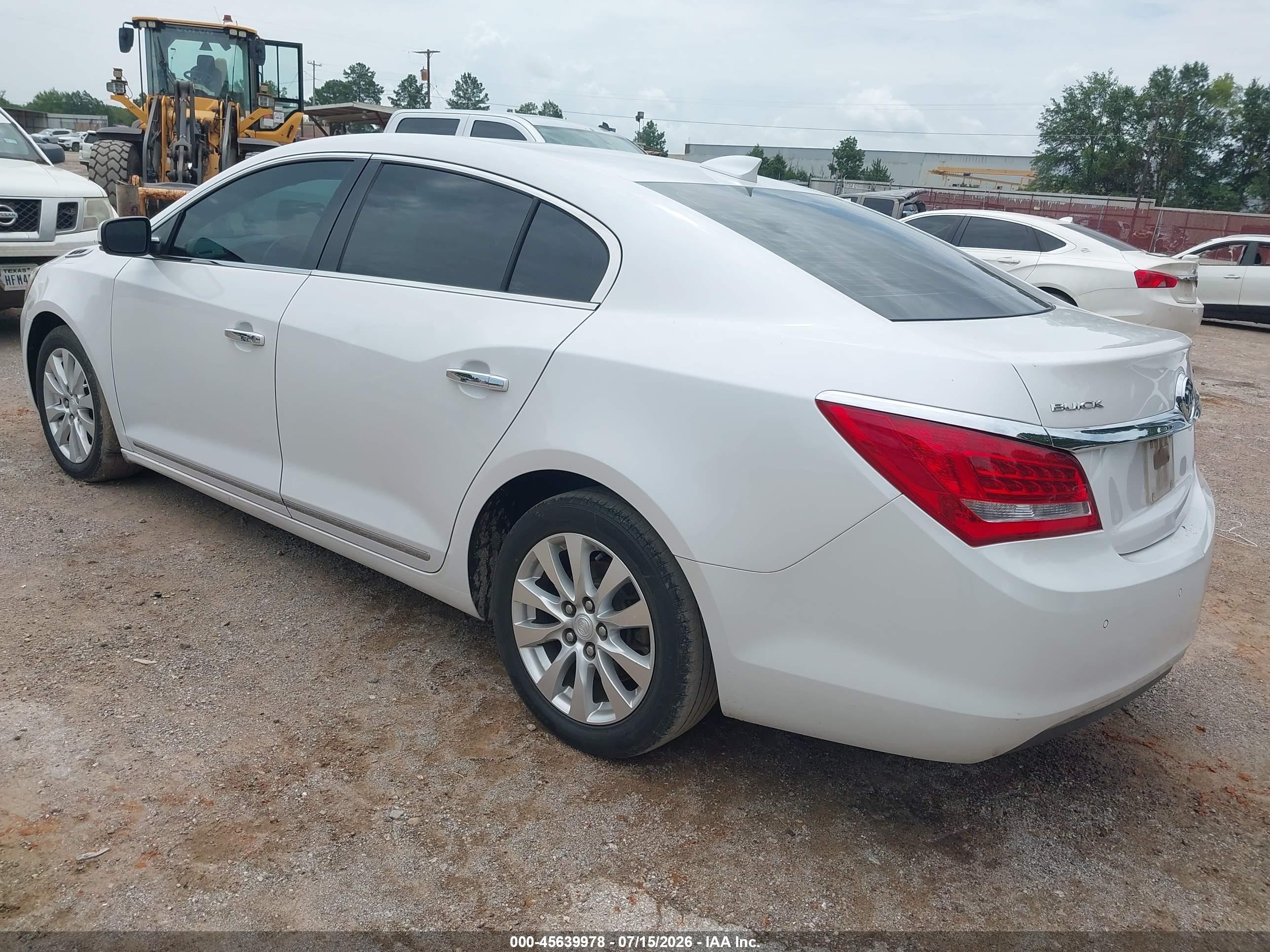 2015 Buick Lacrosse Leather White vin: 1G4GB5GRXFF138611