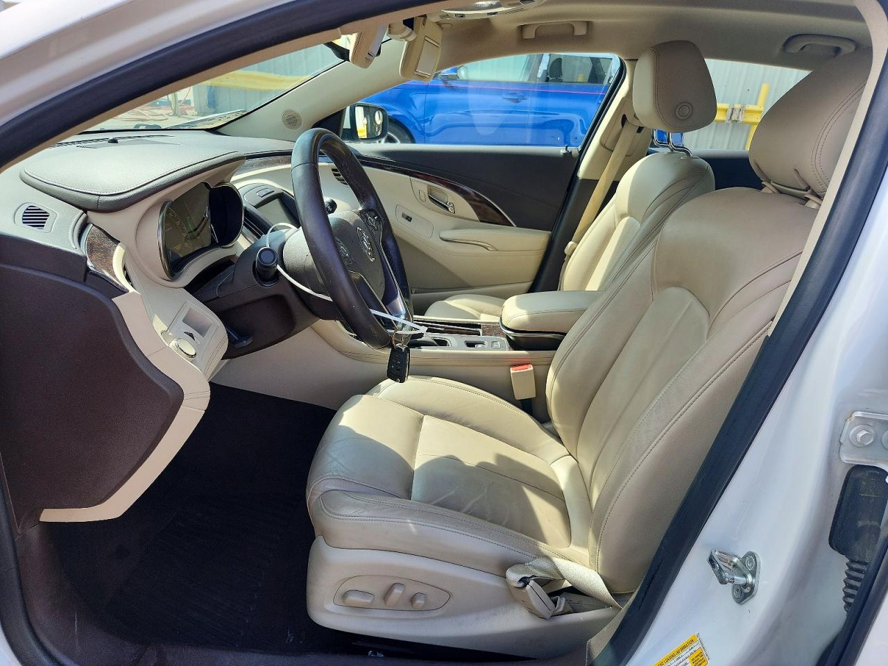 2015 Buick Lacrosse White vin: 1G4GB5GRXFF338758