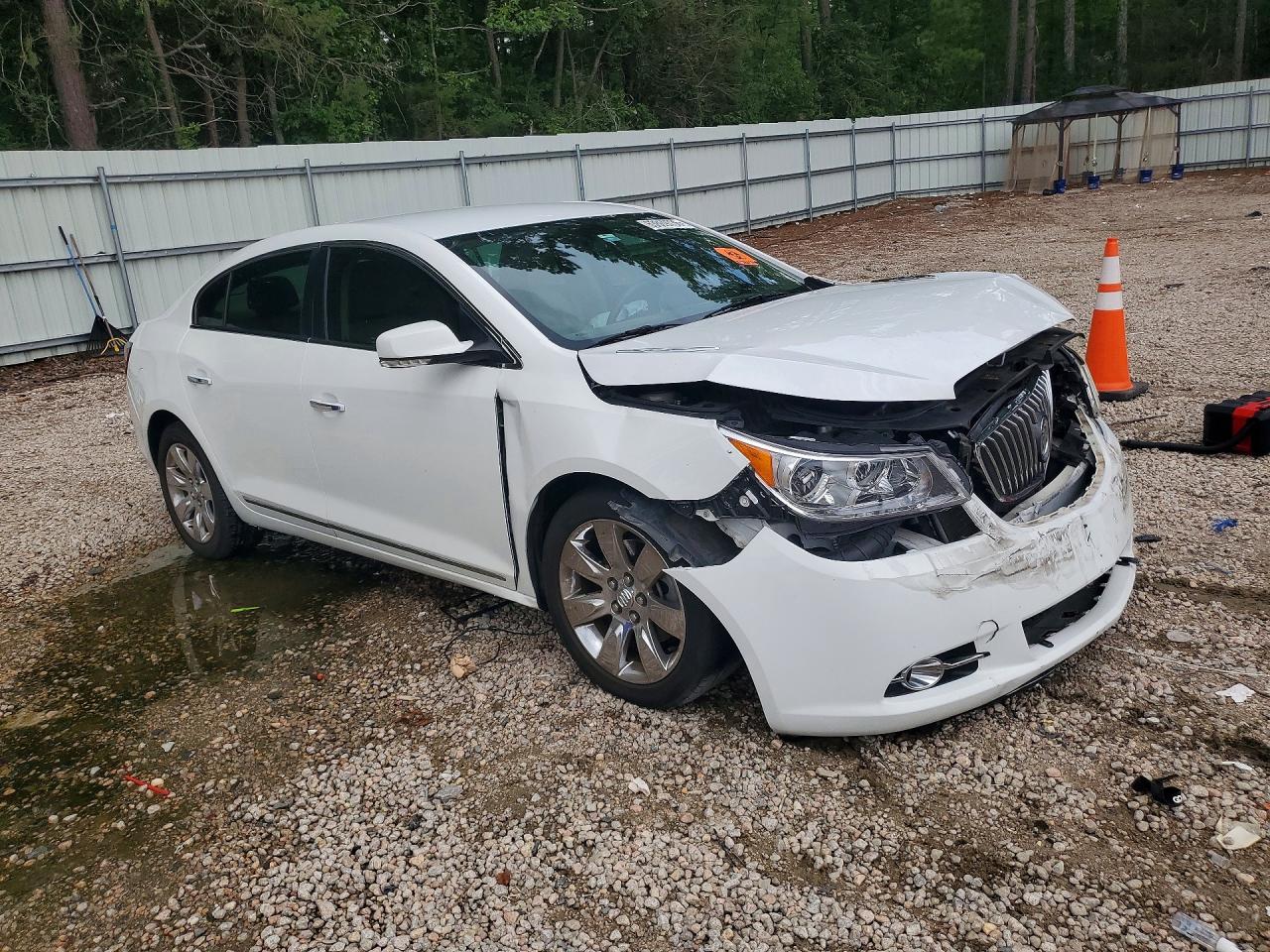 2013 Buick Lacrosse White vin: 1G4GC5E30DF282905