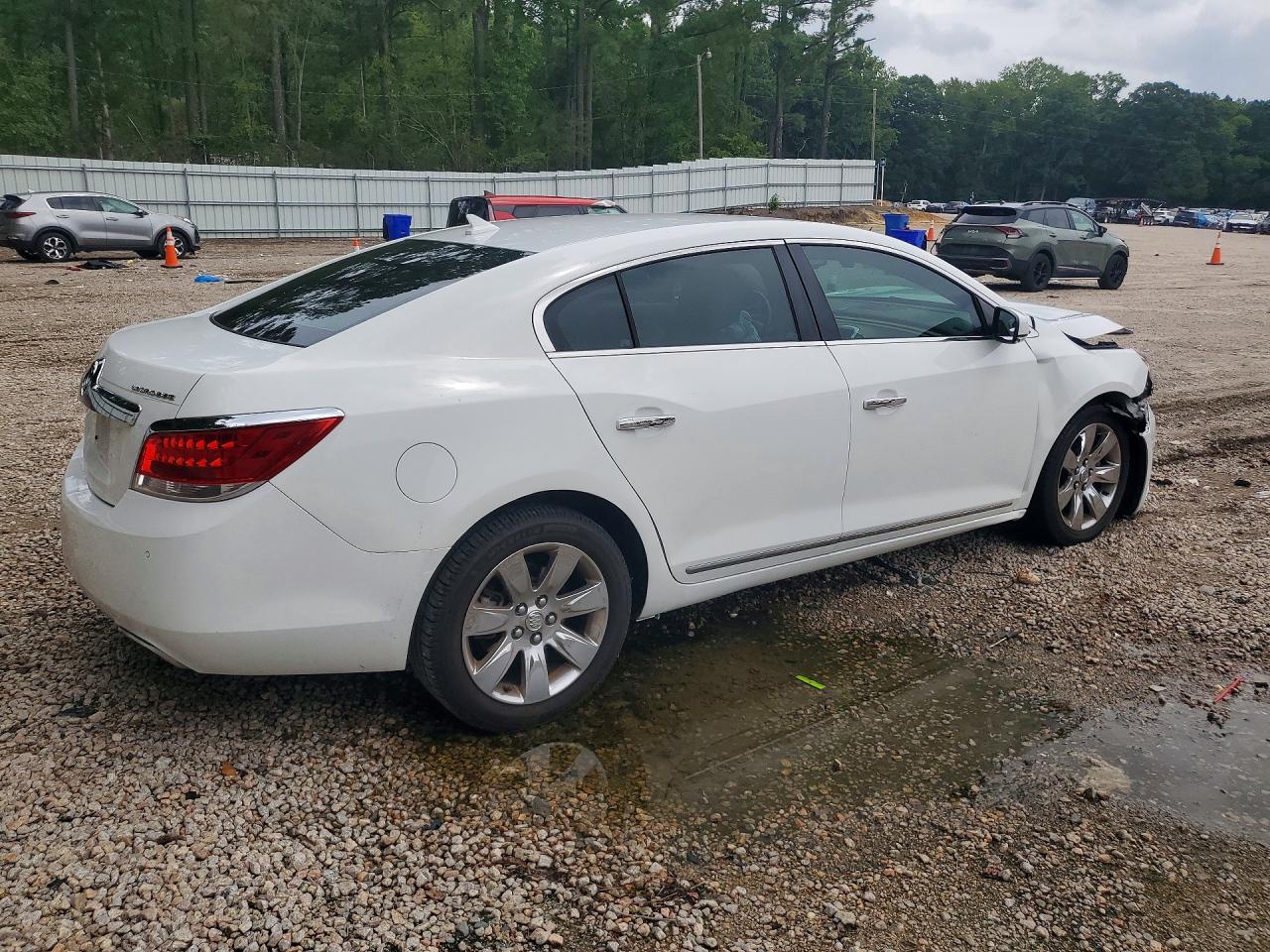 2013 Buick Lacrosse White vin: 1G4GC5E30DF282905