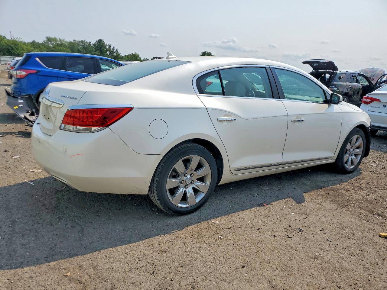 2013 Buick Lacrosse White vin: 1G4GC5E31DF185079