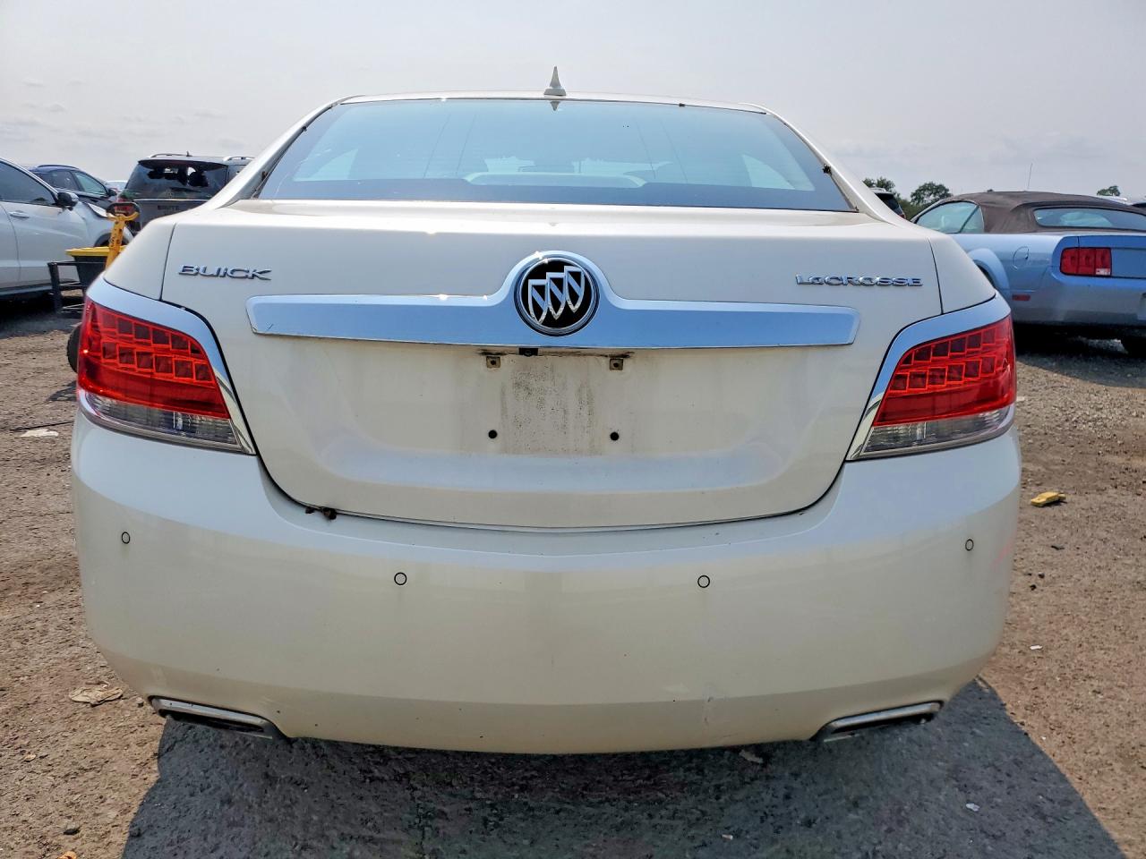 2013 Buick Lacrosse White vin: 1G4GC5E31DF185079