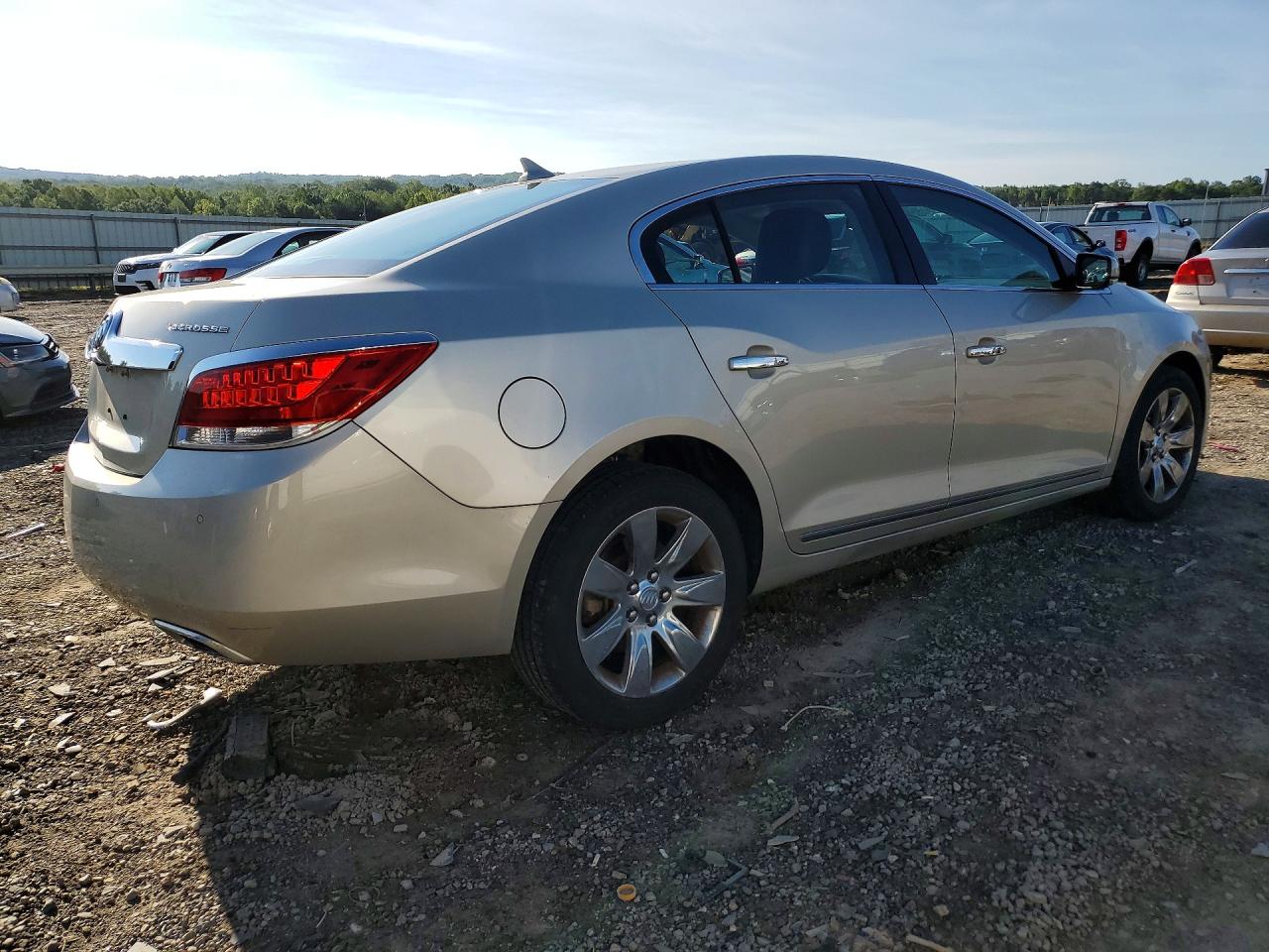 2013 Buick Lacrosse Beige vin: 1G4GC5E31DF185809