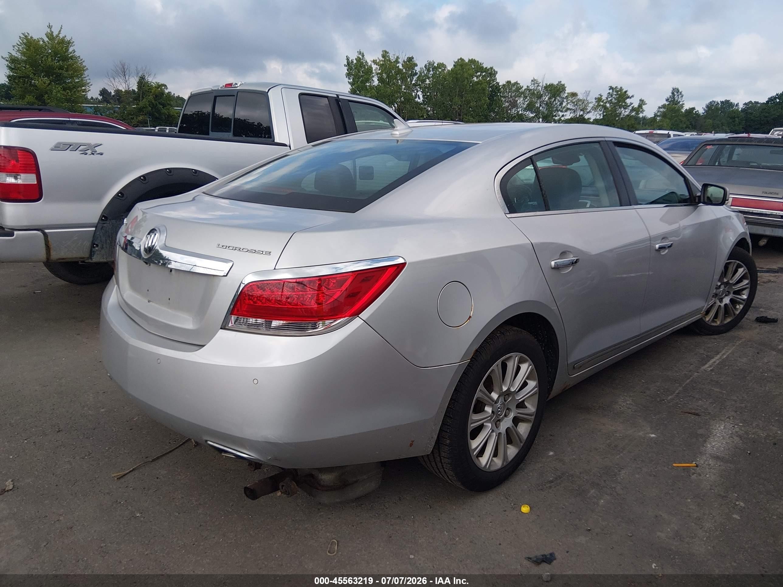 2013 Buick Lacrosse Leather Group Silver vin: 1G4GC5E31DF188497