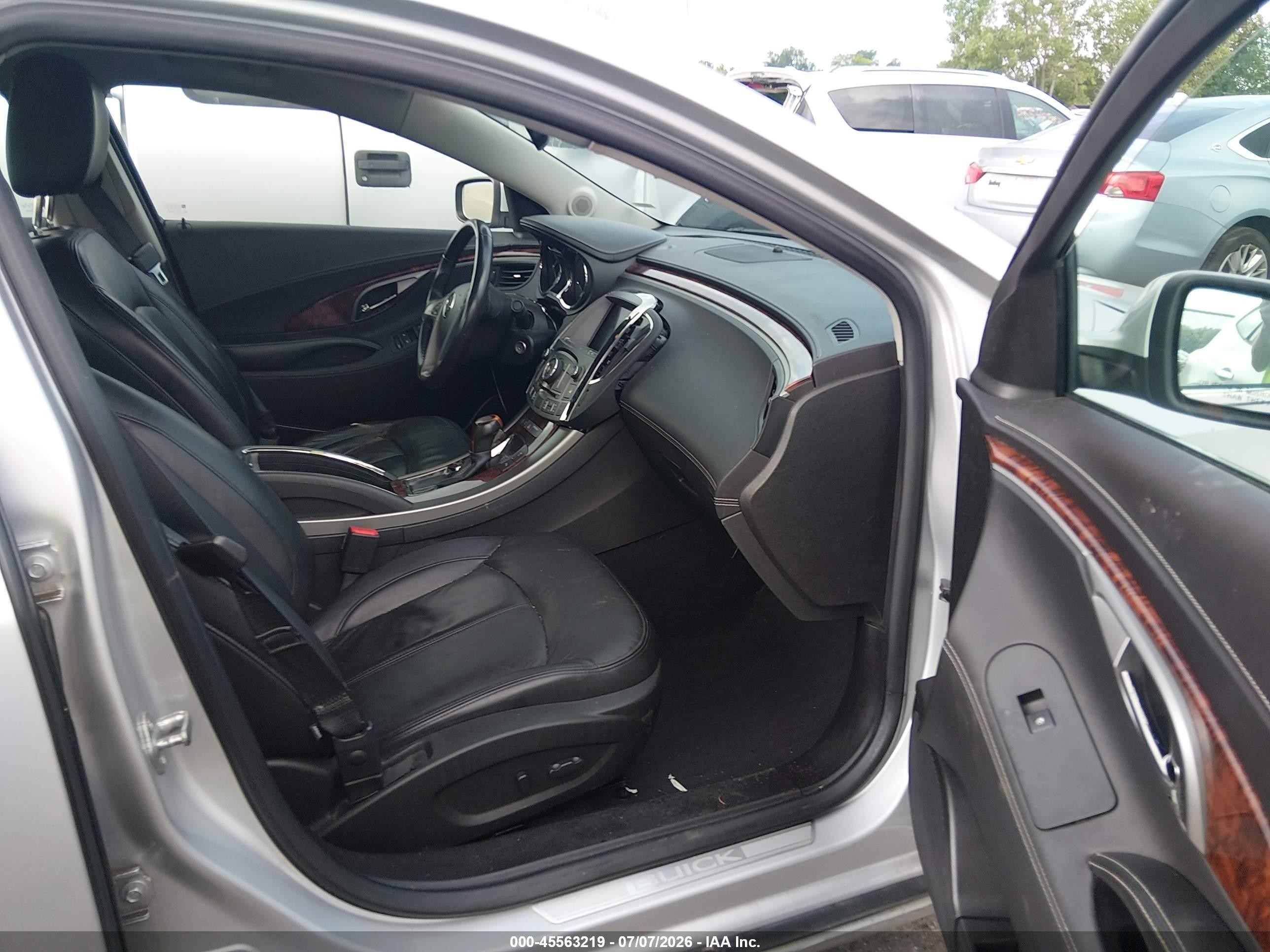 2013 Buick Lacrosse Leather Group Silver vin: 1G4GC5E31DF188497