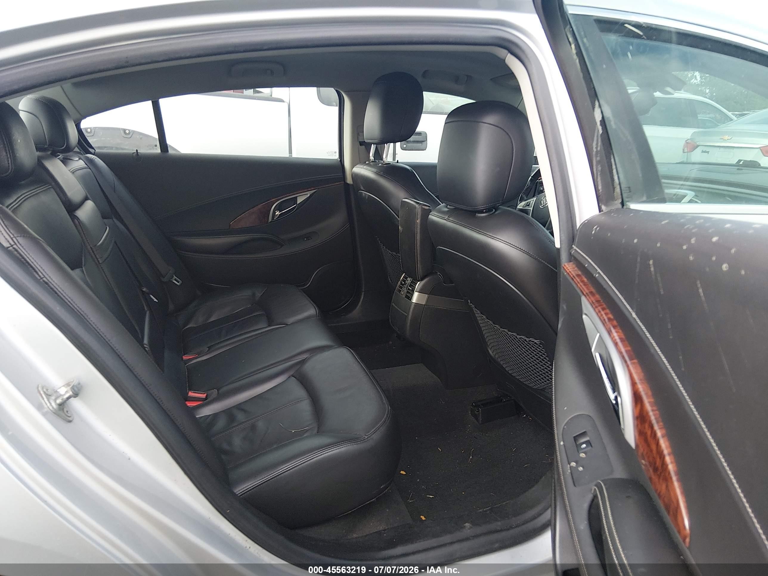 2013 Buick Lacrosse Leather Group Silver vin: 1G4GC5E31DF188497