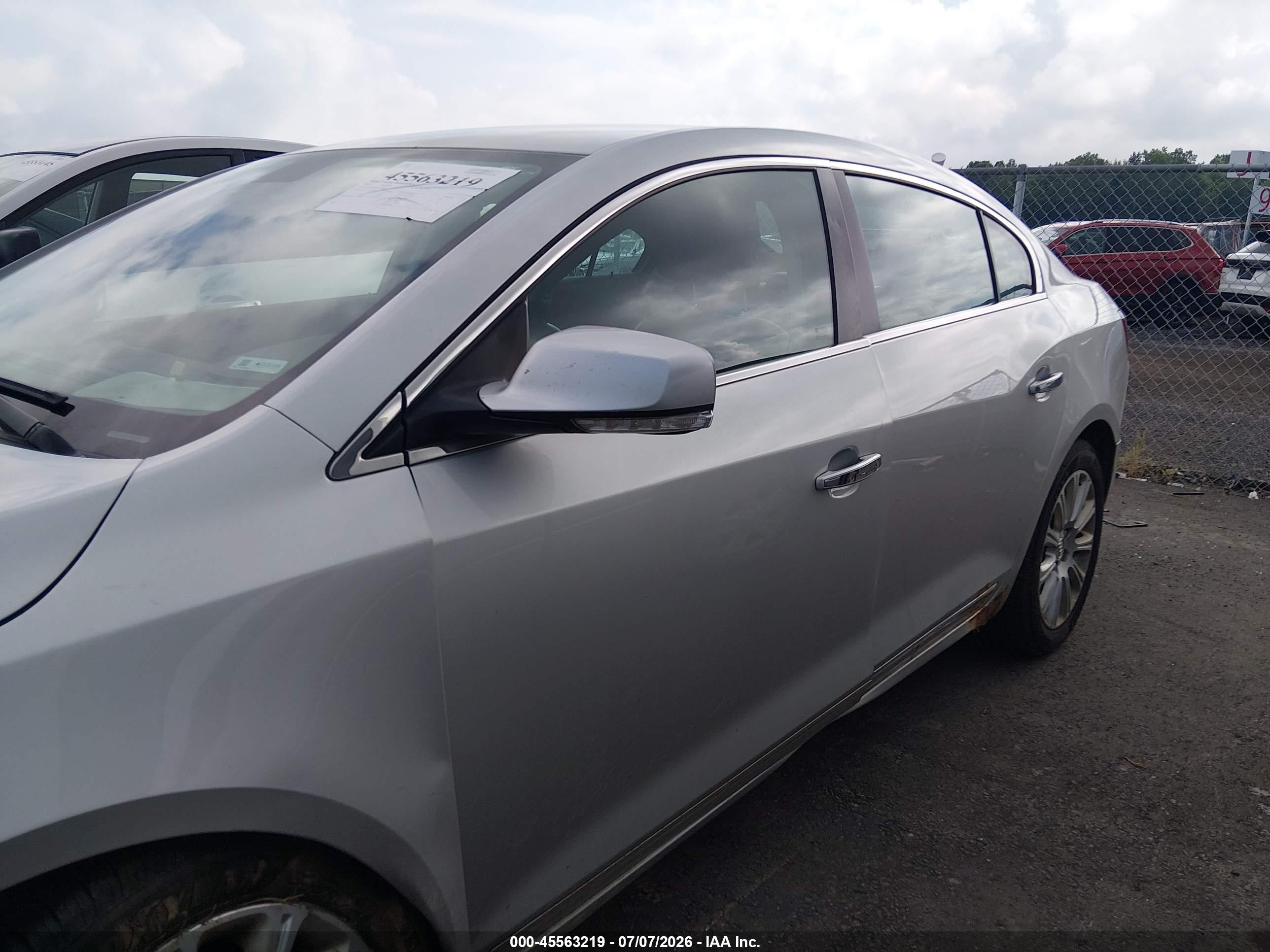 2013 Buick Lacrosse Leather Group Silver vin: 1G4GC5E31DF188497