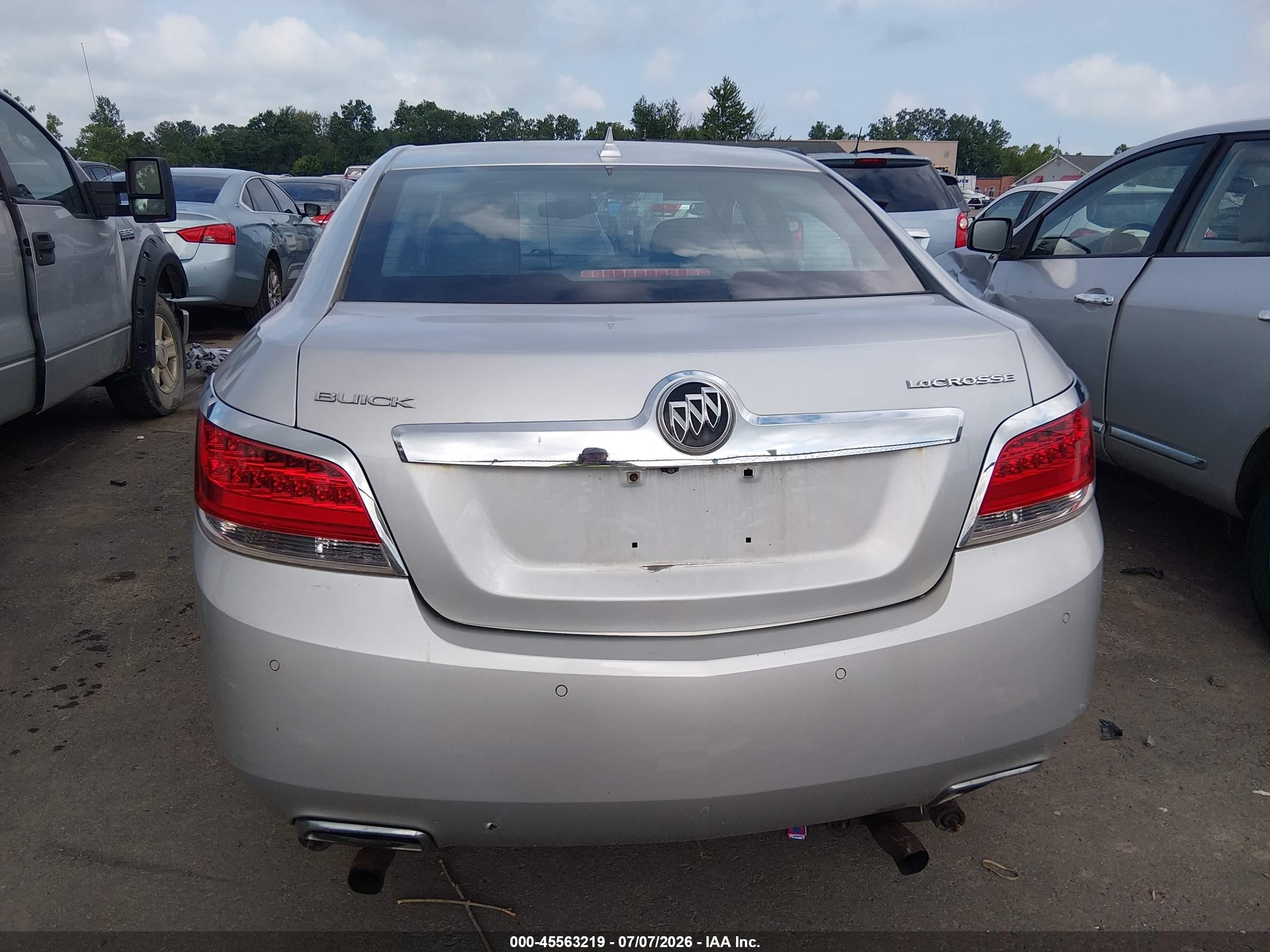2013 Buick Lacrosse Leather Group Silver vin: 1G4GC5E31DF188497