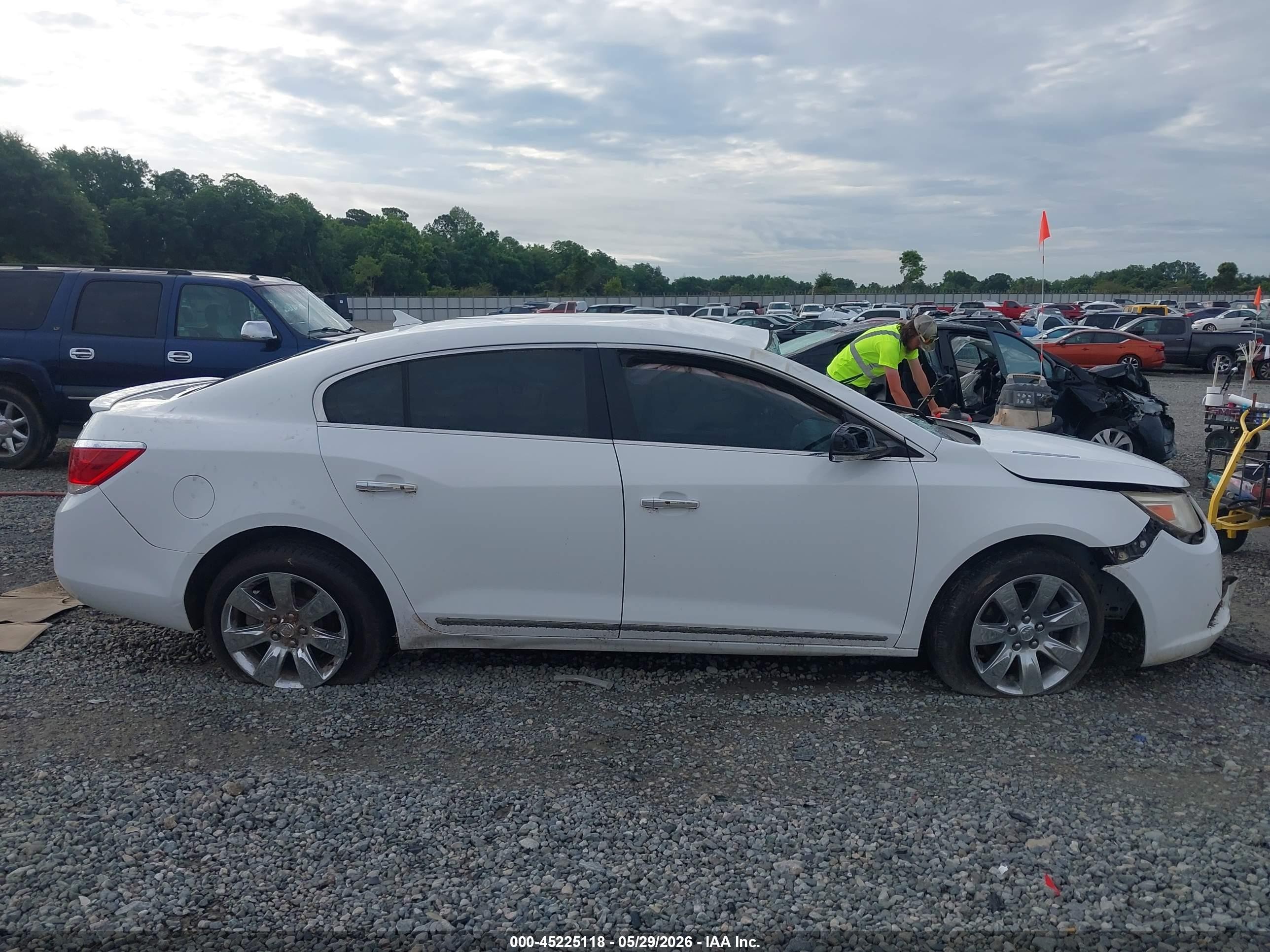 2013 Buick Lacrosse Leather Group White vin: 1G4GC5E31DF335577