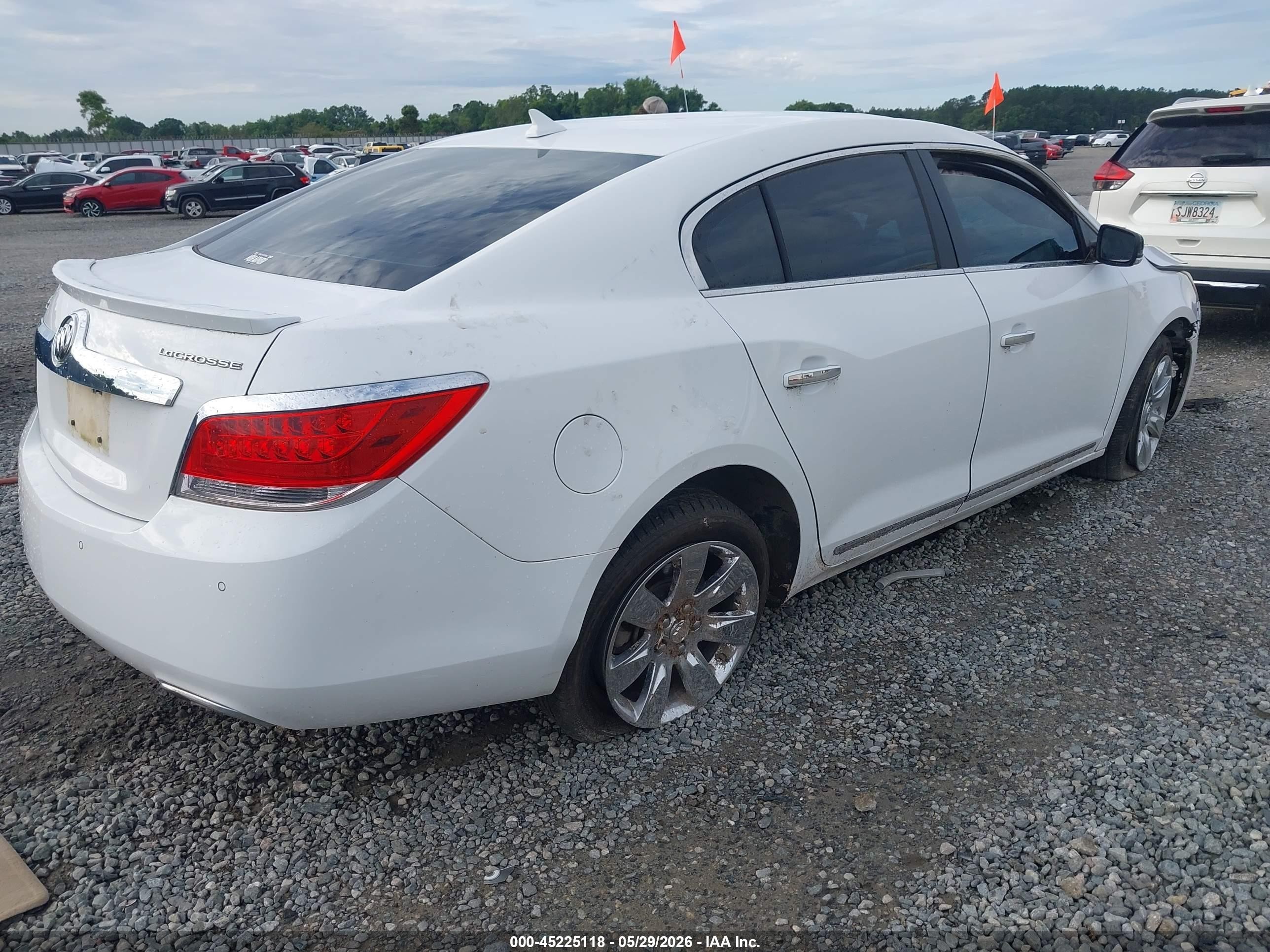 2013 Buick Lacrosse Leather Group White vin: 1G4GC5E31DF335577