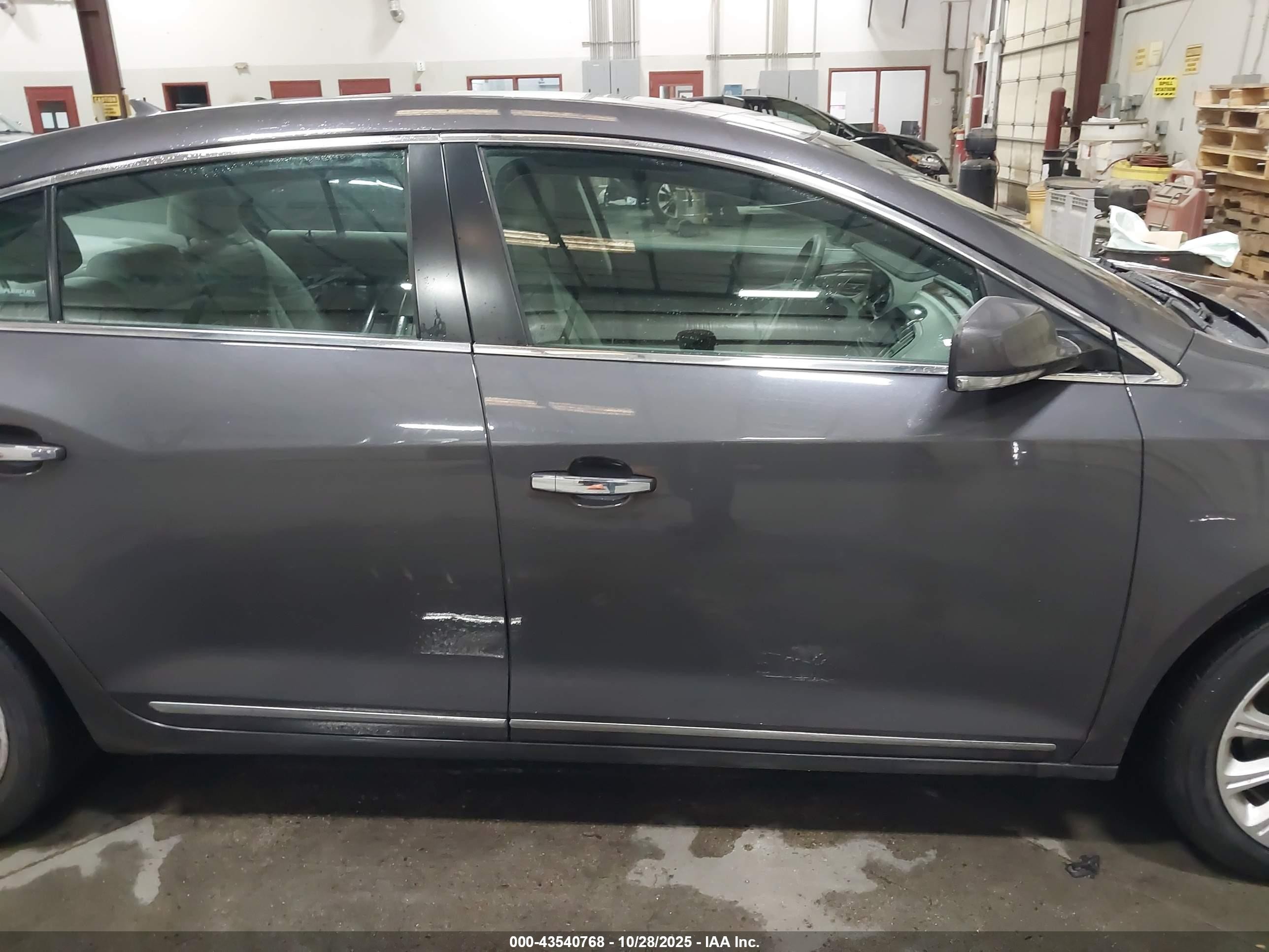 2013 Buick Lacrosse Leather Group Gray vin: 1G4GC5E32DF311191