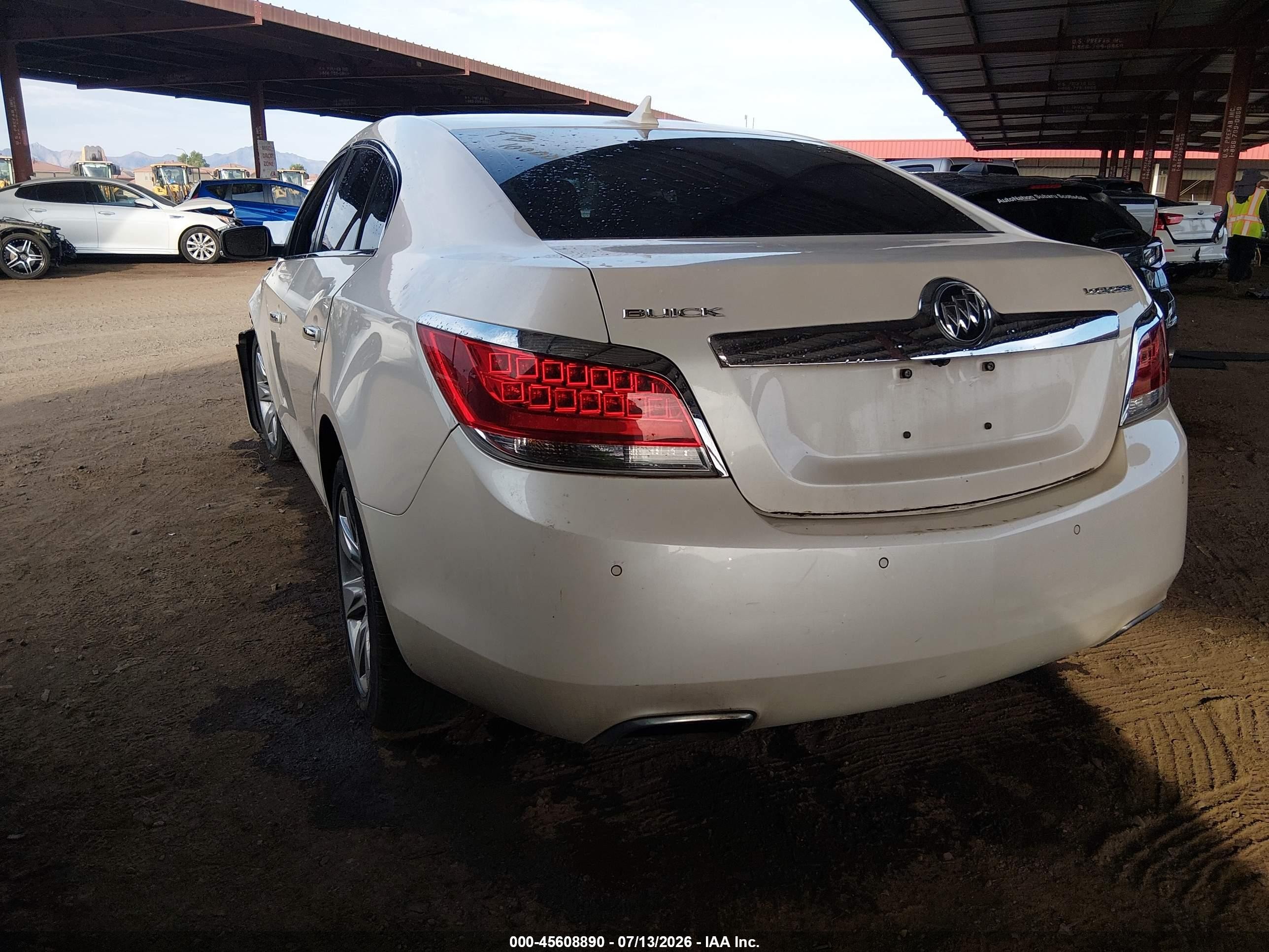2013 Buick Lacrosse Leather Group White vin: 1G4GC5E33DF130052