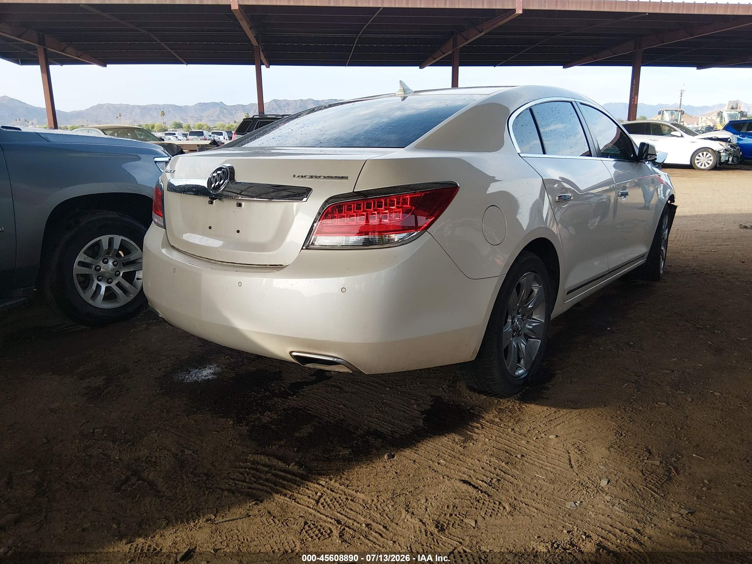 2013 Buick Lacrosse Leather Group White vin: 1G4GC5E33DF130052