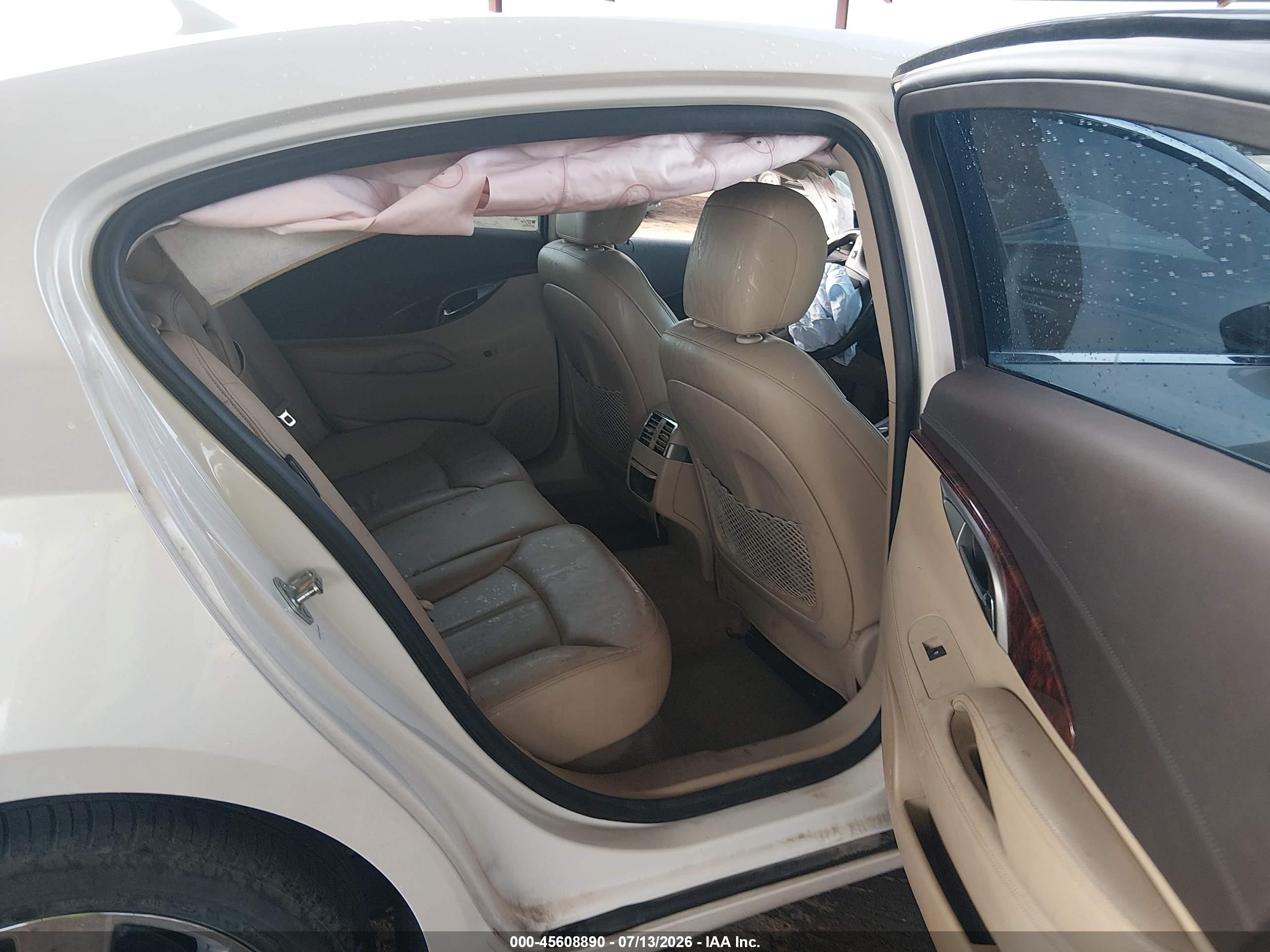 2013 Buick Lacrosse Leather Group White vin: 1G4GC5E33DF130052