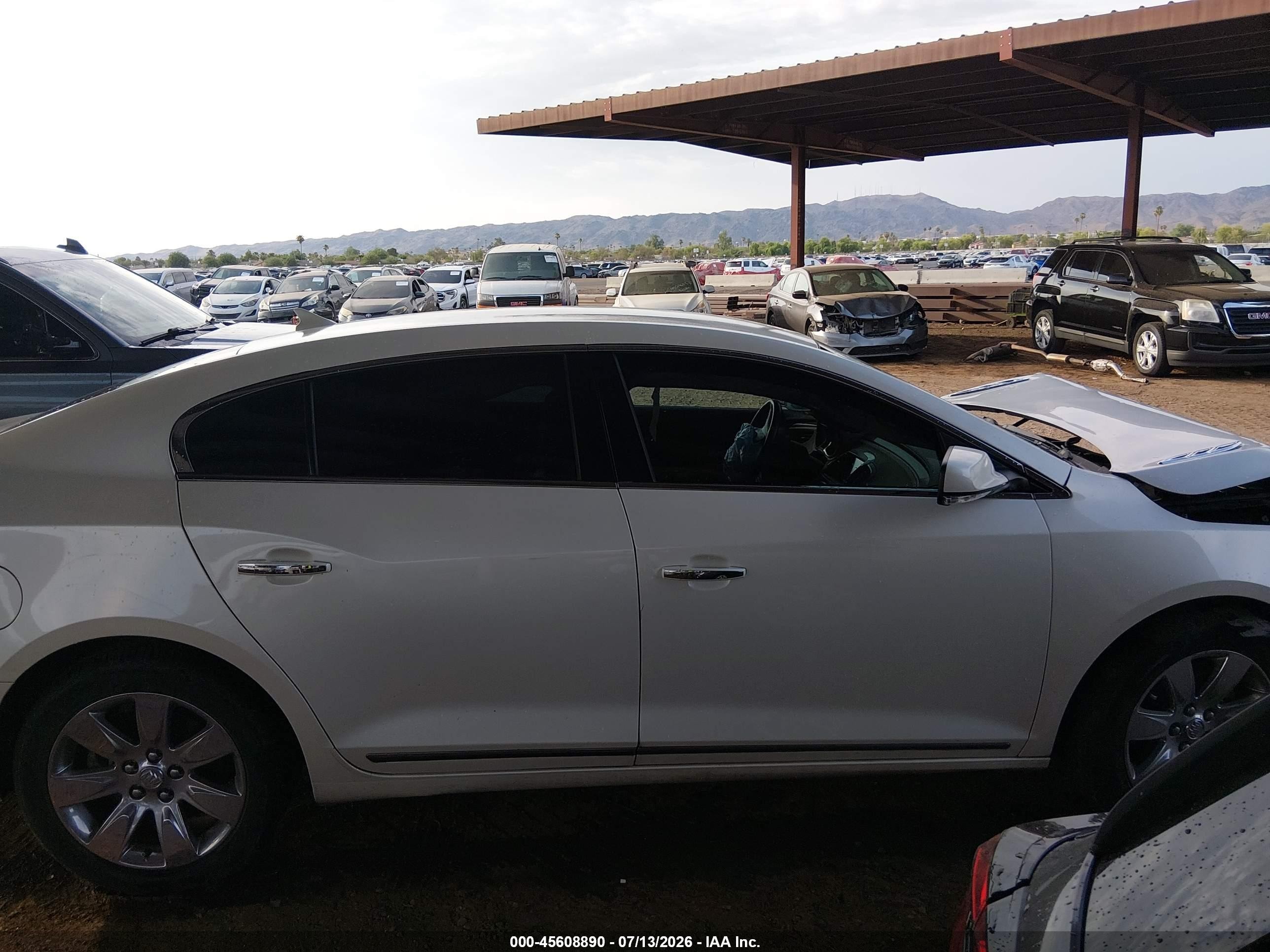 2013 Buick Lacrosse Leather Group White vin: 1G4GC5E33DF130052