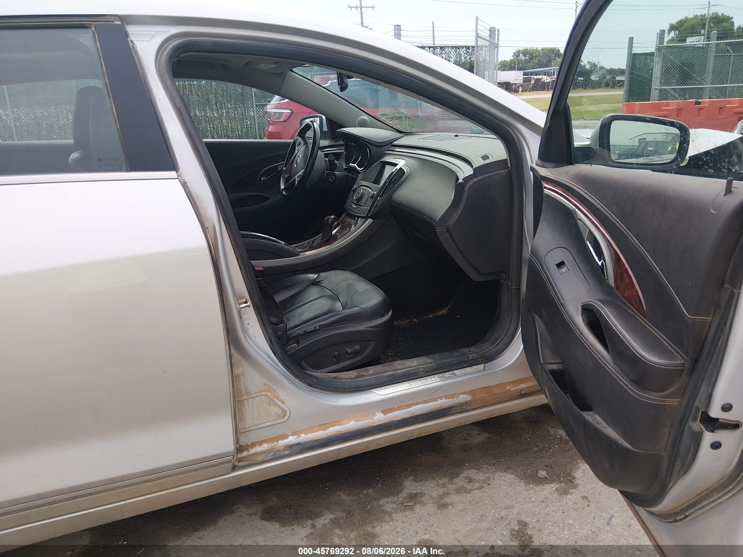 2013 Buick Lacrosse Leather Group Silver vin: 1G4GC5E33DF238591