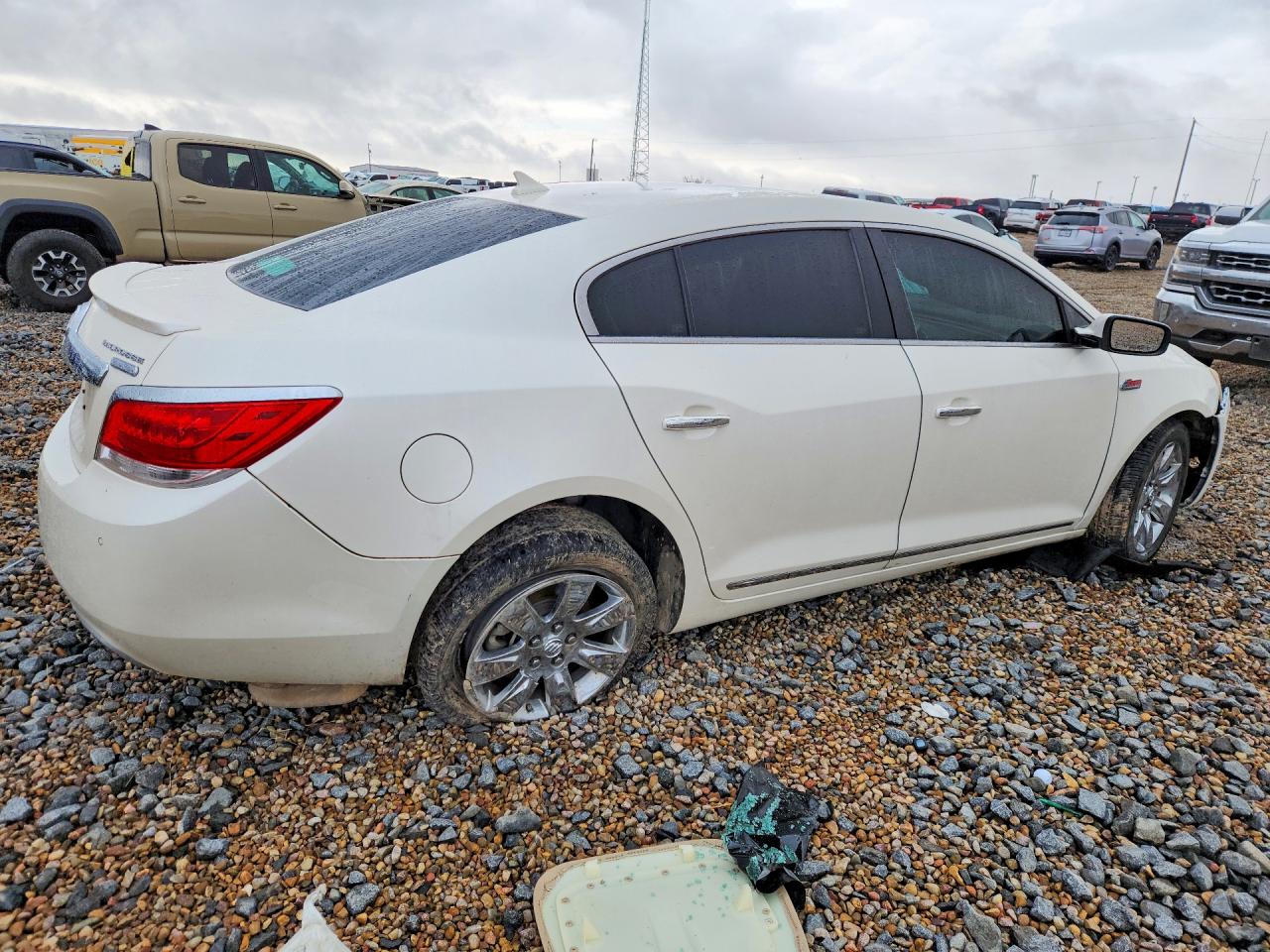 2013 Buick Lacrosse Beige vin: 1G4GC5E33DF263880