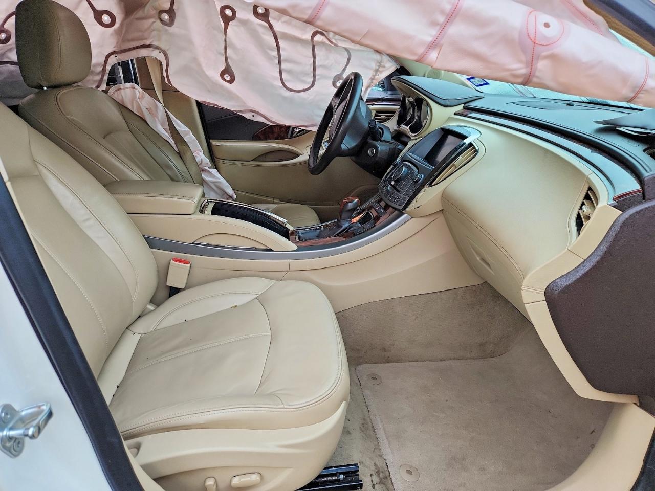 2013 Buick Lacrosse Beige vin: 1G4GC5E33DF263880
