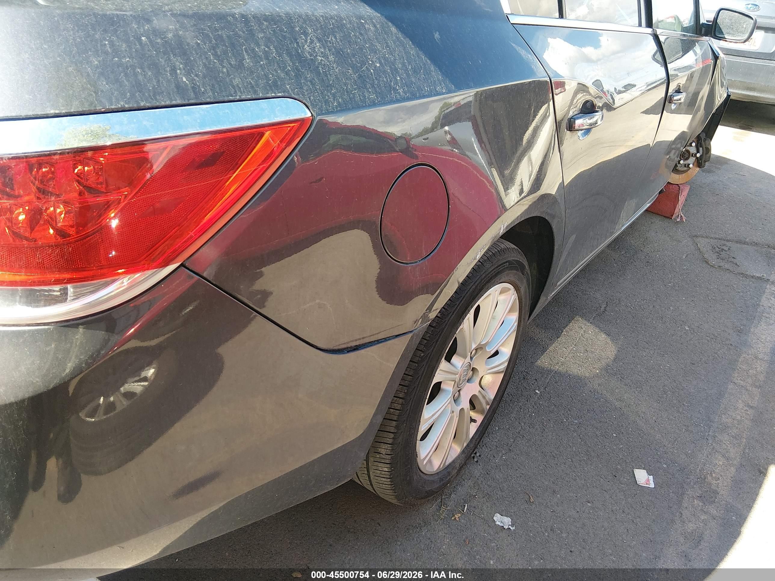 2013 Buick Lacrosse Leather Group Gray vin: 1G4GC5E33DF308428