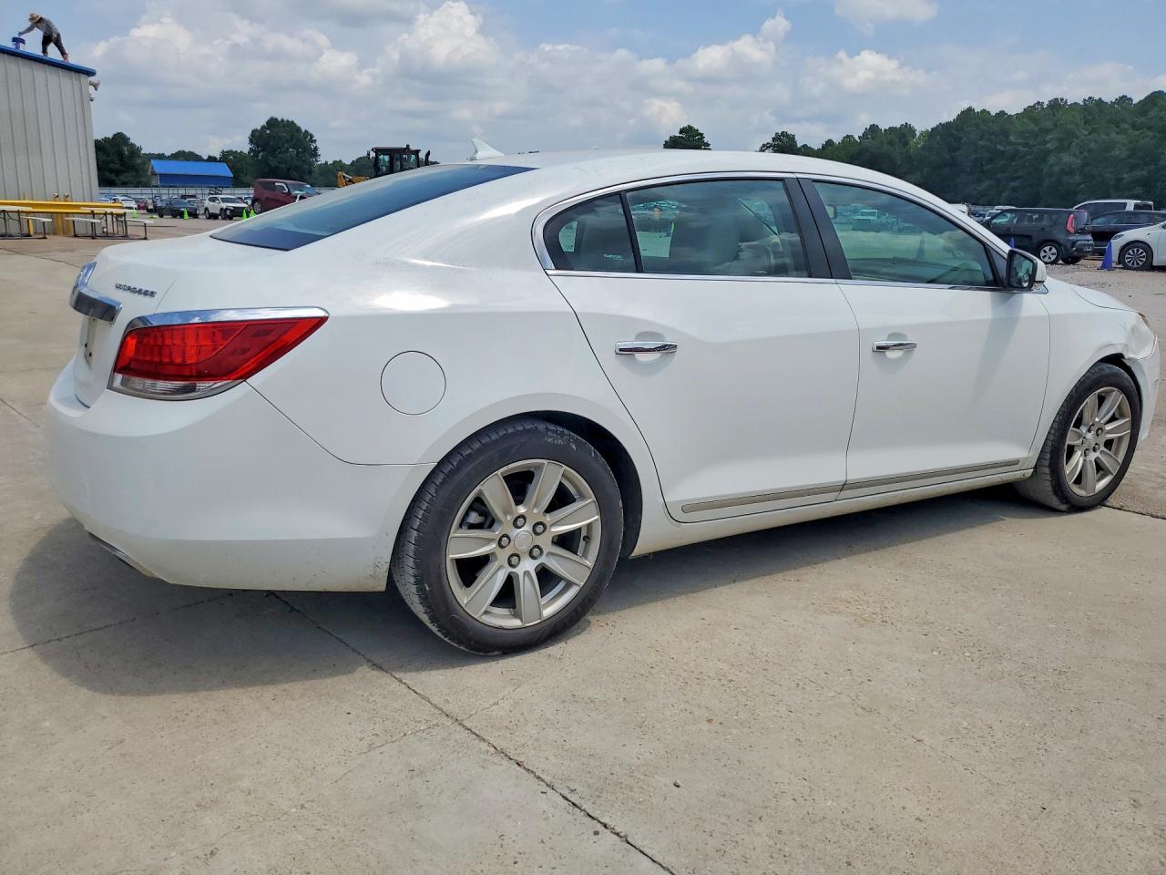 2012 Buick Lacrosse White vin: 1G4GC5E34CF320327