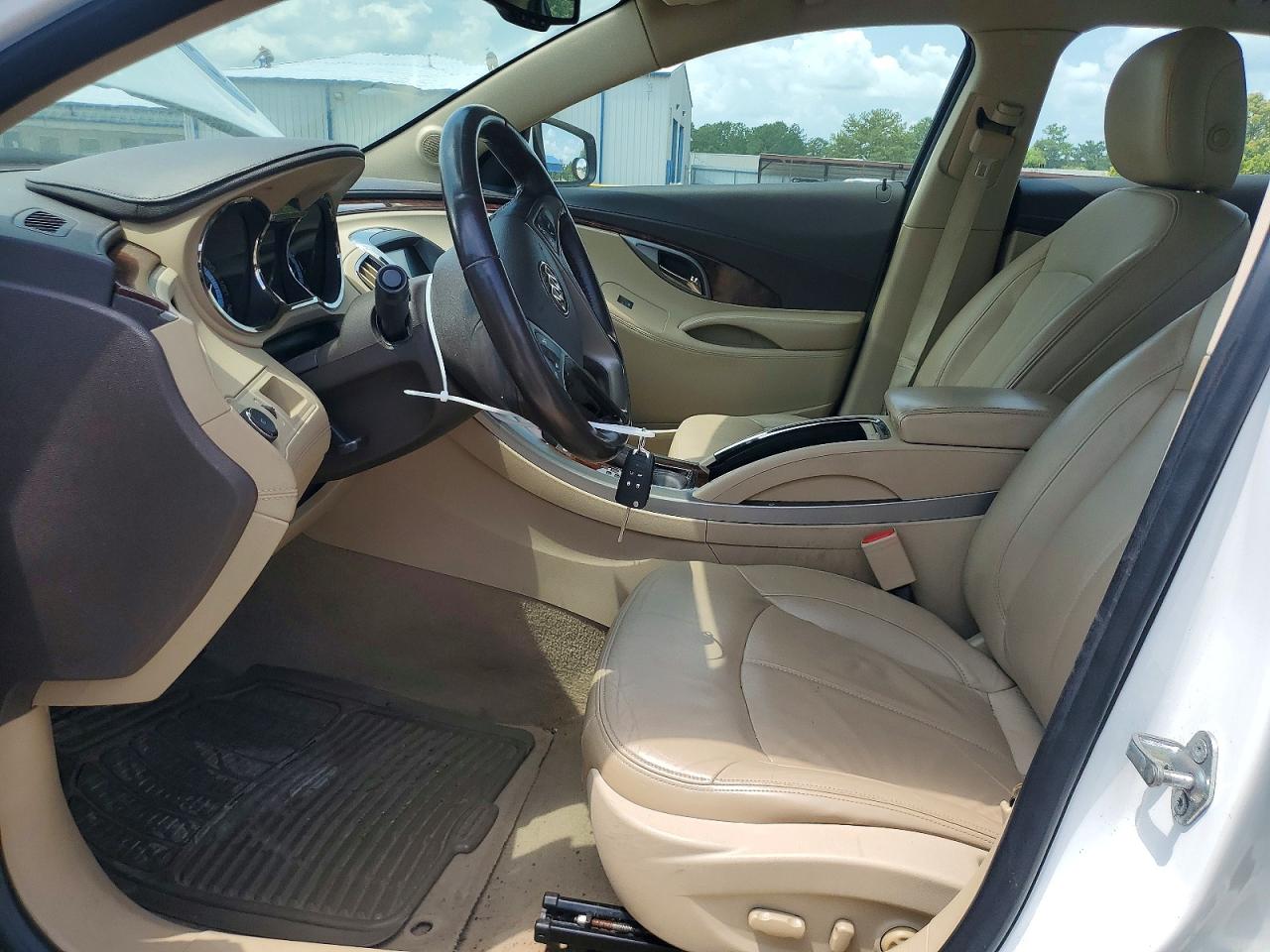 2012 Buick Lacrosse White vin: 1G4GC5E34CF320327