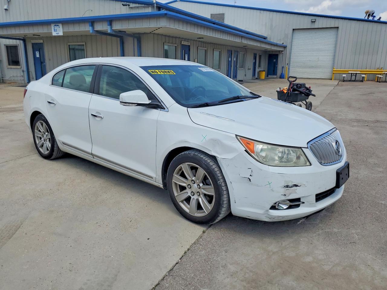 2012 Buick Lacrosse White vin: 1G4GC5E34CF320327