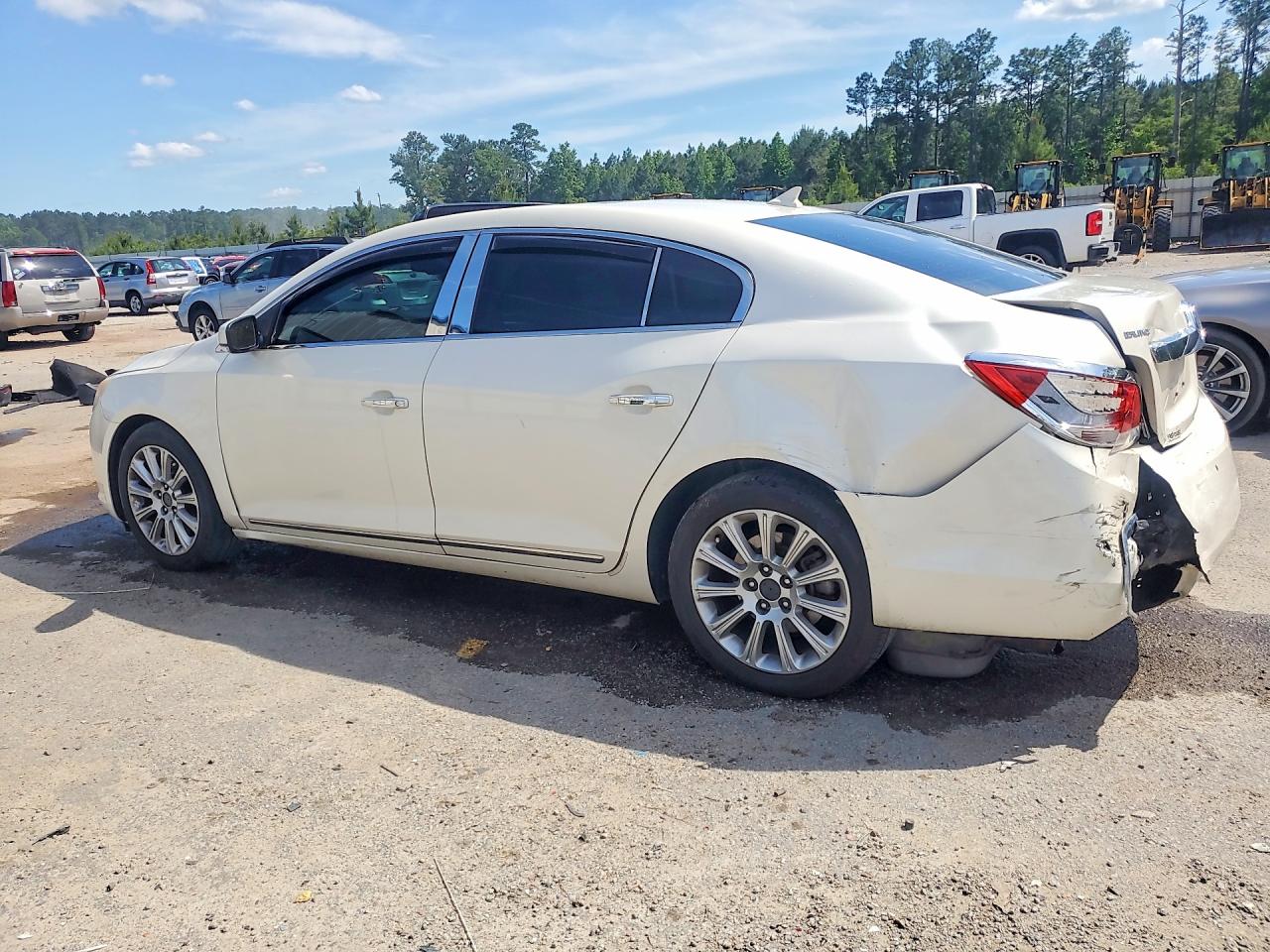 2013 Buick Lacrosse Beige vin: 1G4GC5E34DF195038