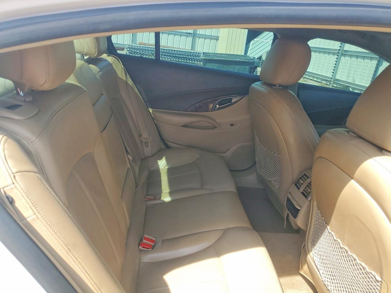 2013 Buick Lacrosse Beige vin: 1G4GC5E34DF195038