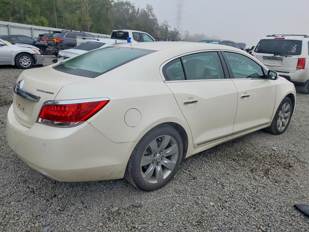 2013 Buick Lacrosse White vin: 1G4GC5E34DF247090
