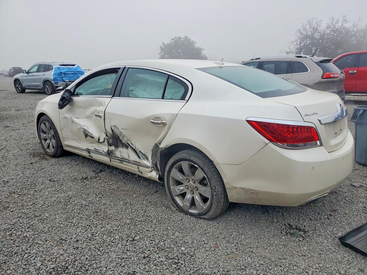 2013 Buick Lacrosse White vin: 1G4GC5E34DF247090