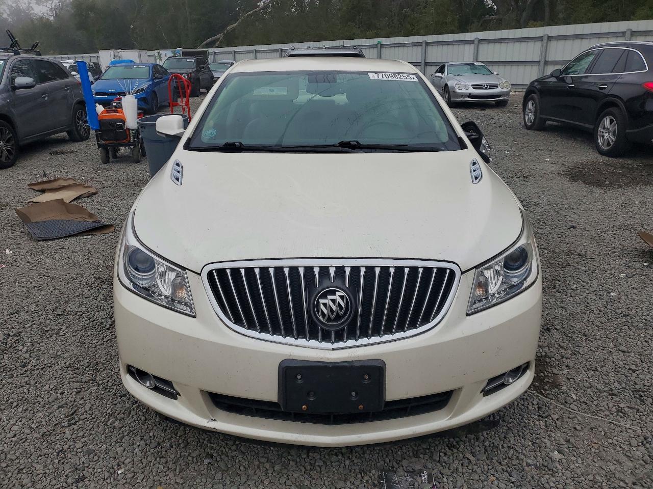 2013 Buick Lacrosse White vin: 1G4GC5E34DF247090