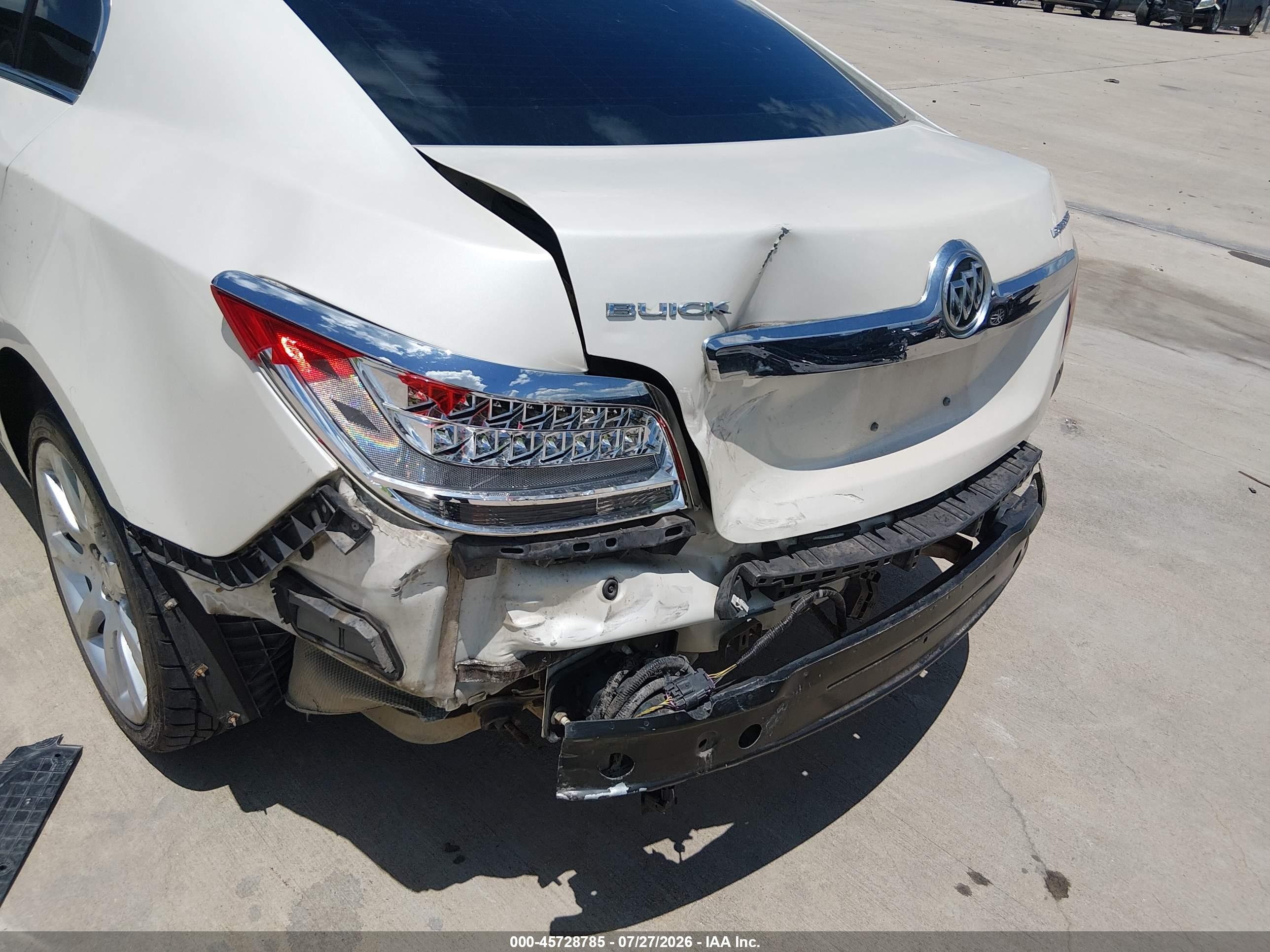 2013 Buick Lacrosse Leather Group White vin: 1G4GC5E35DF335615