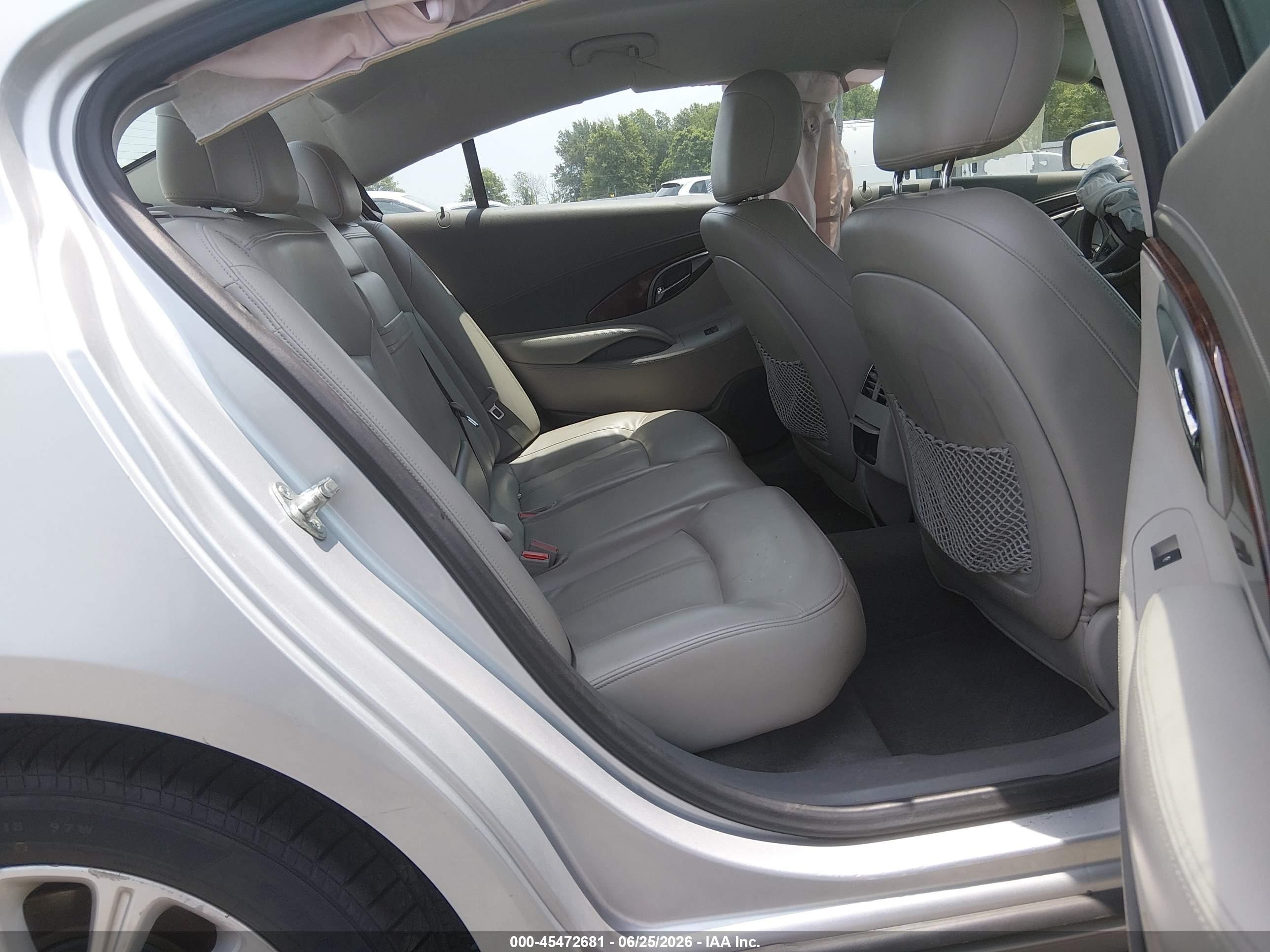 2013 Buick Lacrosse Leather Group Silver vin: 1G4GC5E36DF300114