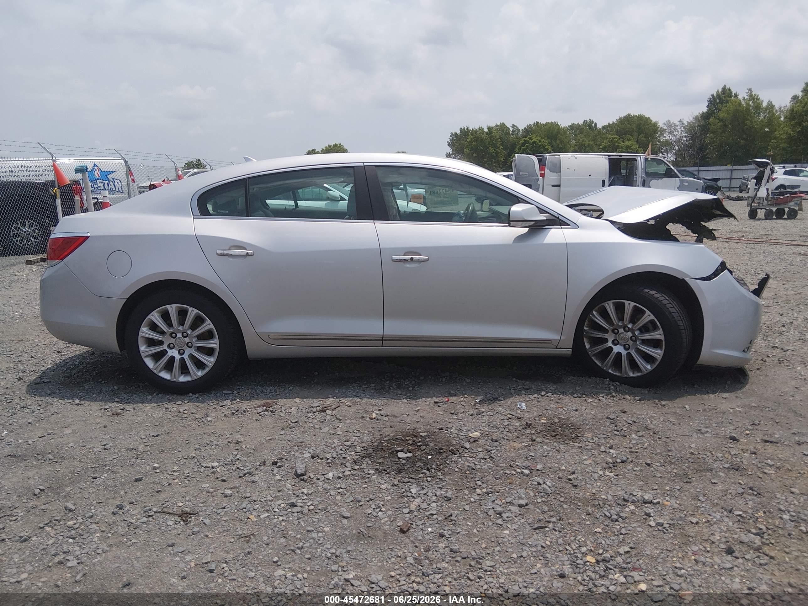 2013 Buick Lacrosse Leather Group Silver vin: 1G4GC5E36DF300114